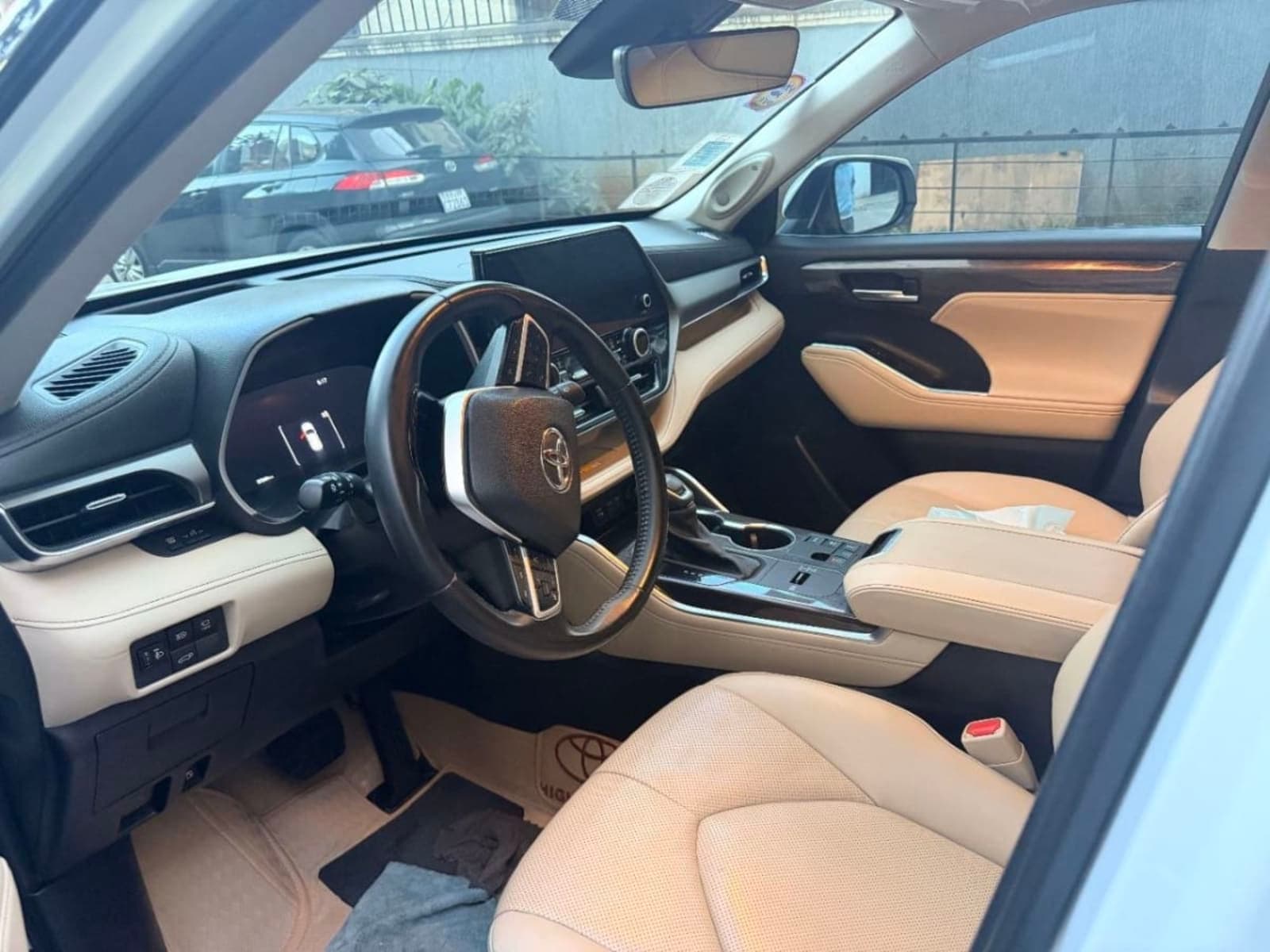 2024 Toyota Highlander Hybrid — photo 8