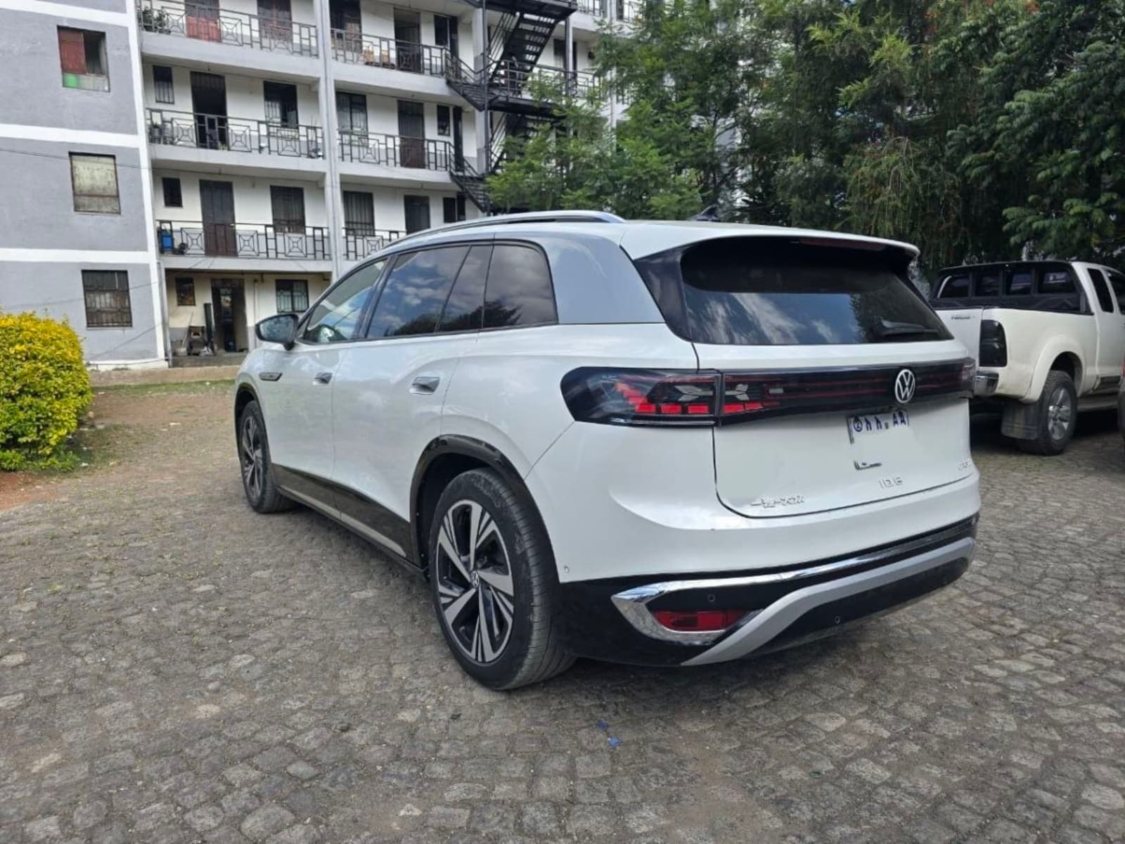 2024 Volkswagen ID.6 Crozz Pro EV — photo 2