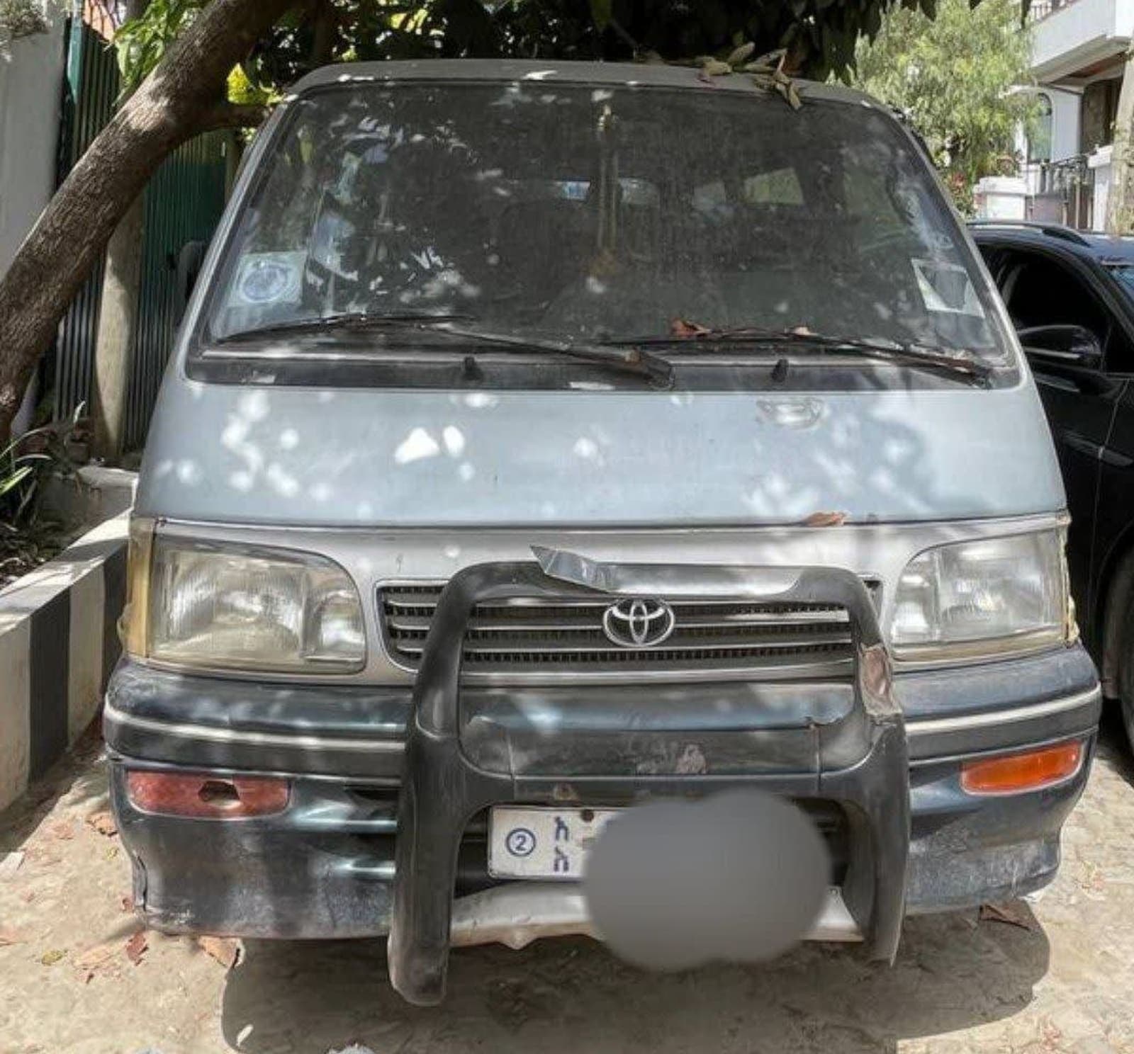 1995 TOYOTA HIACE/REGIUS ACE โ photo 2