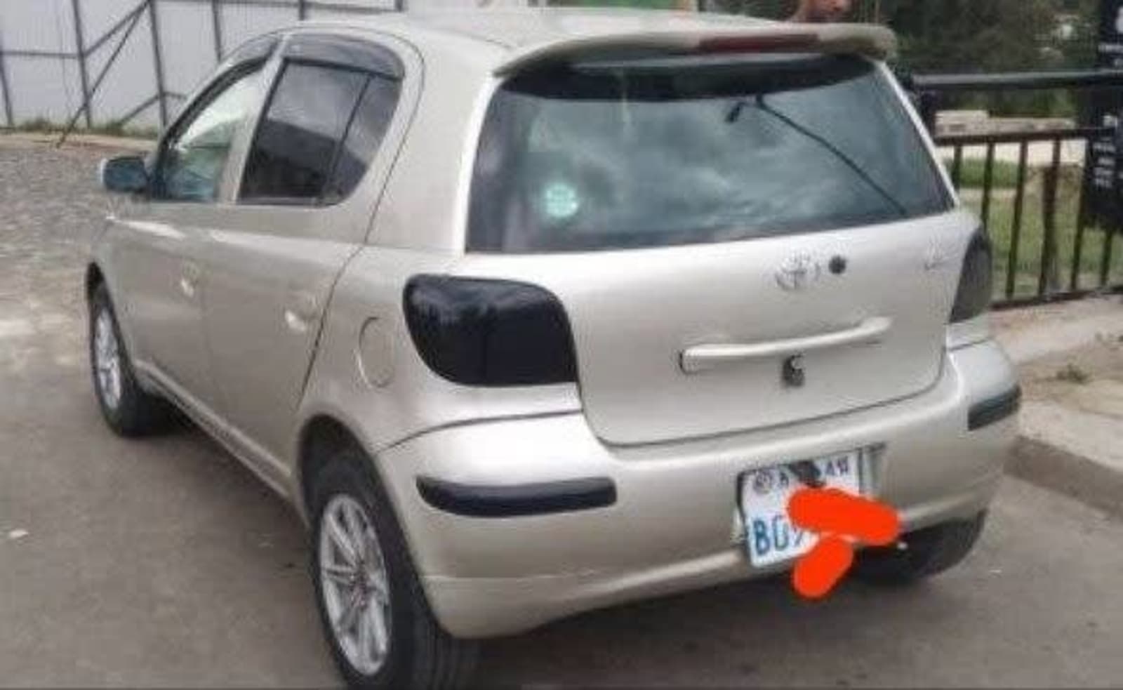 2002 Toyota Vitz โ photo 3