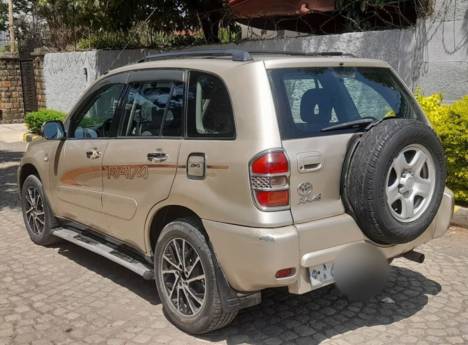 2005 Toyota RAV4 — photo 3
