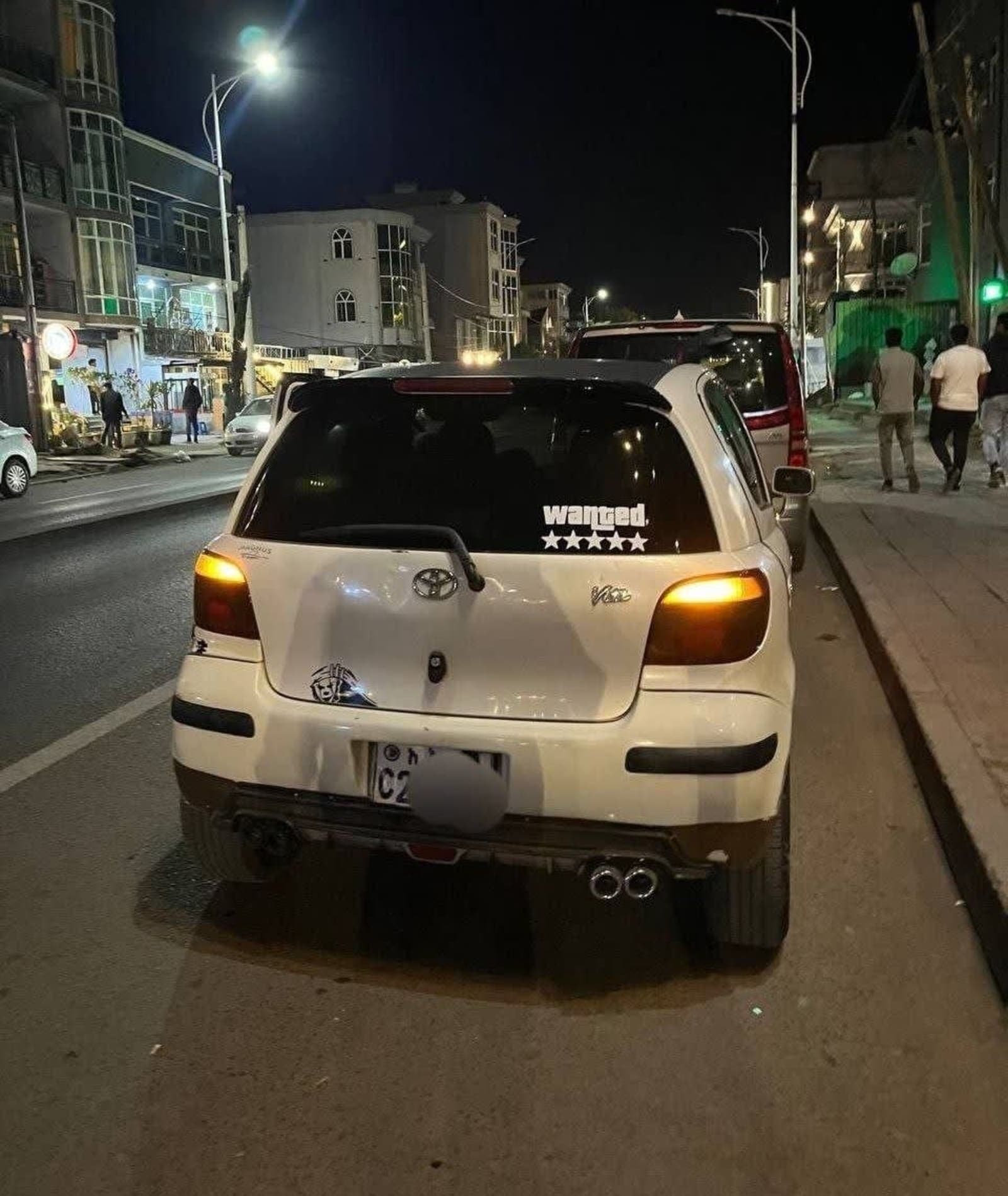 2002 TOYOTA vitz — photo 2