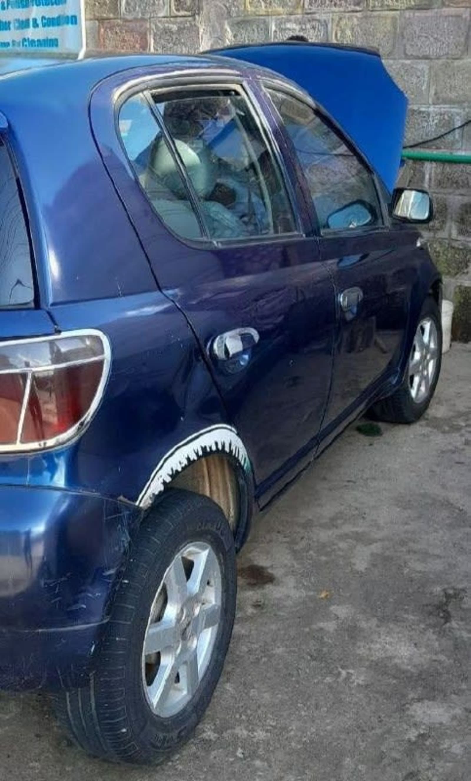 2001 Toyota Vitz Yaris — photo 2