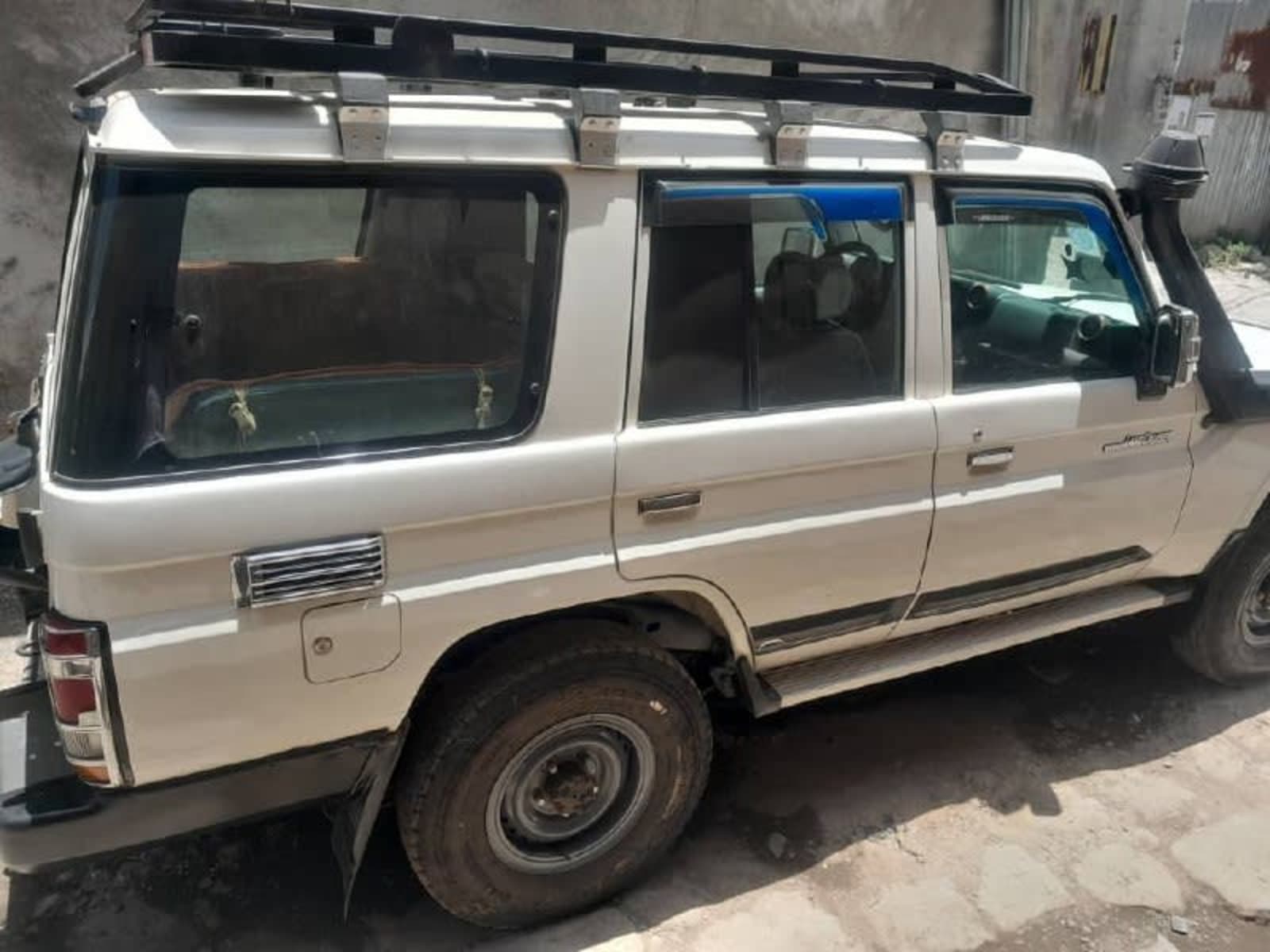 2014 Toyota LandCruiser Mark II — photo 4
