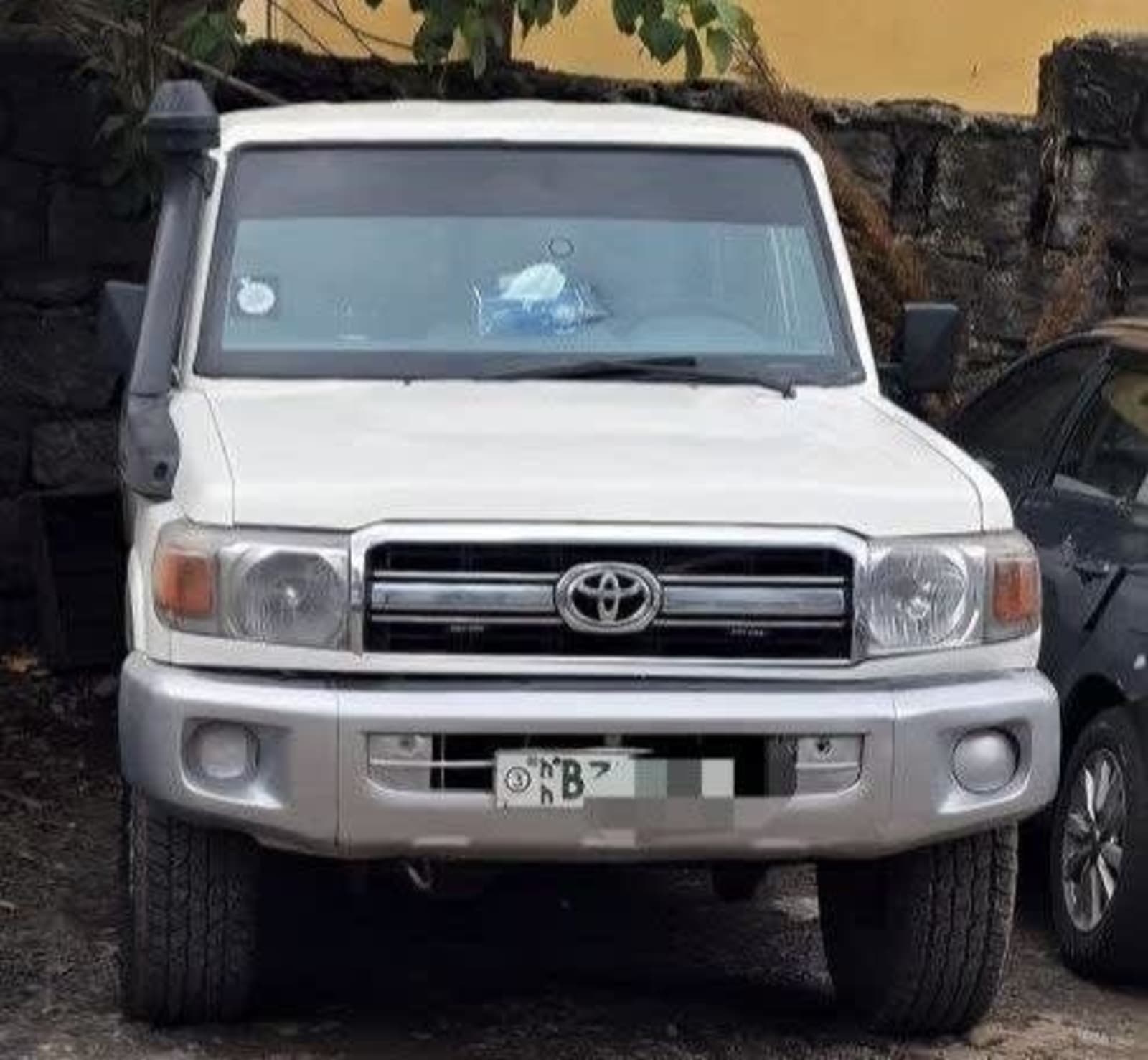 2012 Toyota LandCruiser Mark II — photo 2