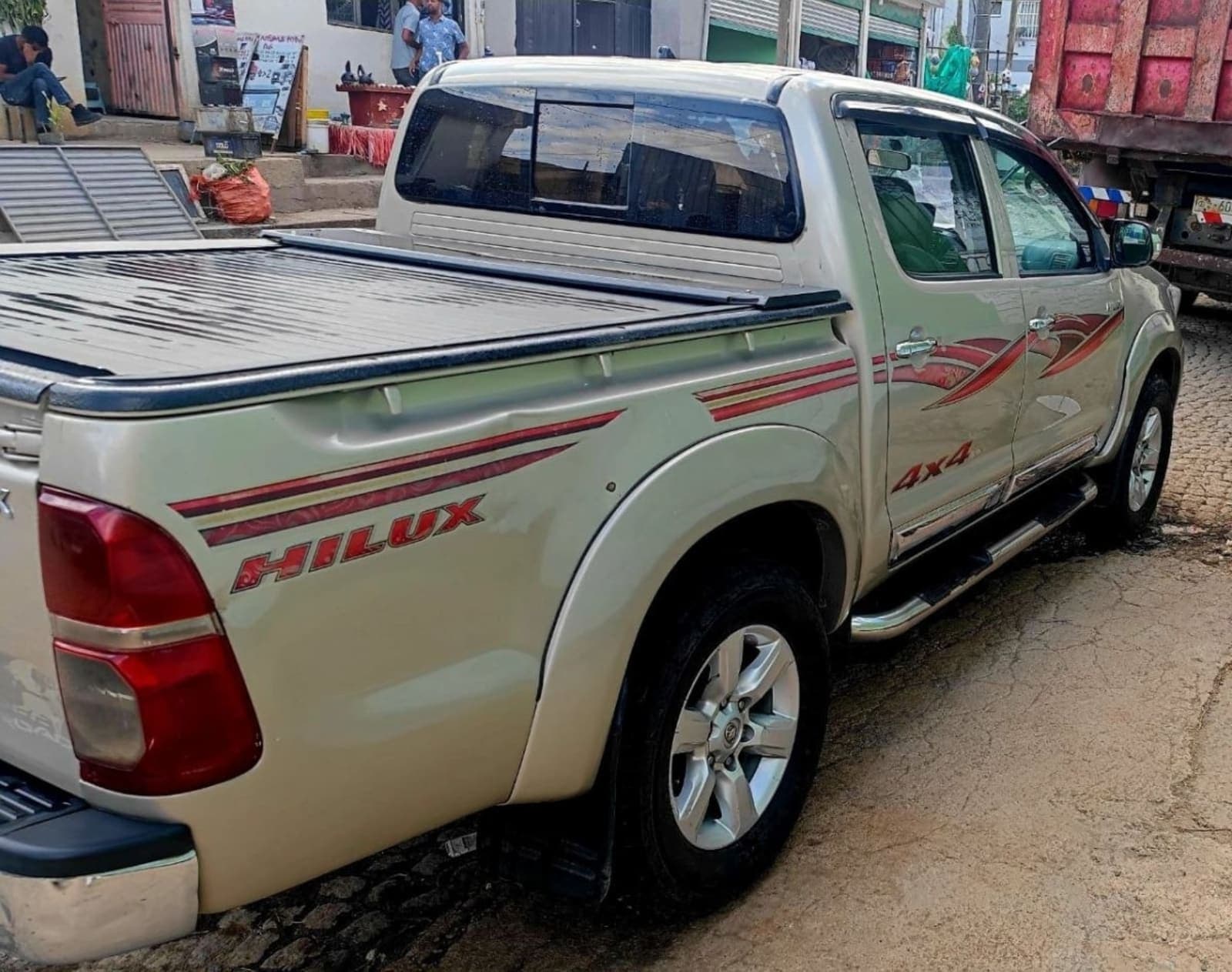 2015 Toyota Hilux — photo 4