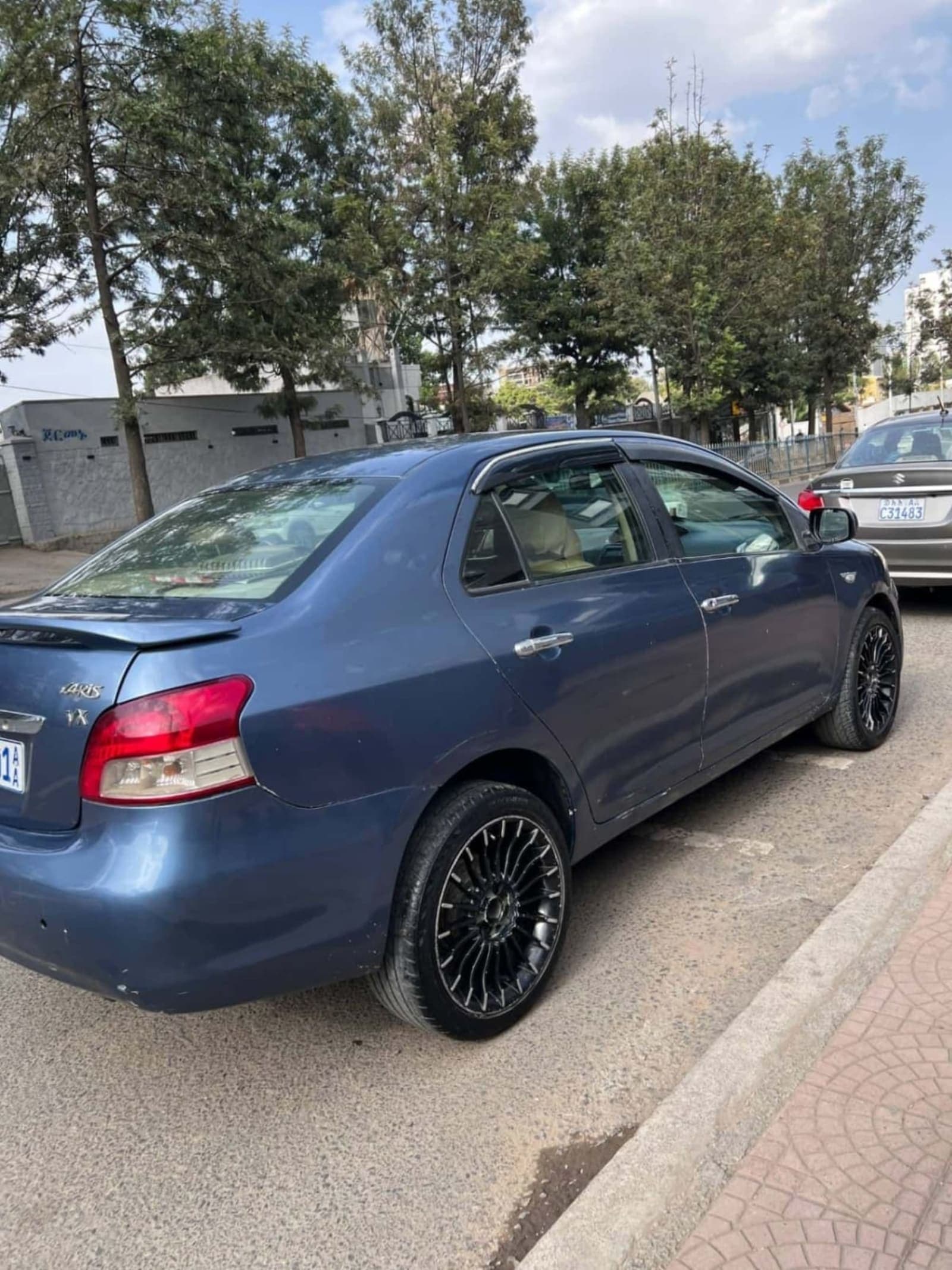 2008 Toyota Yaris Sedan — photo 4