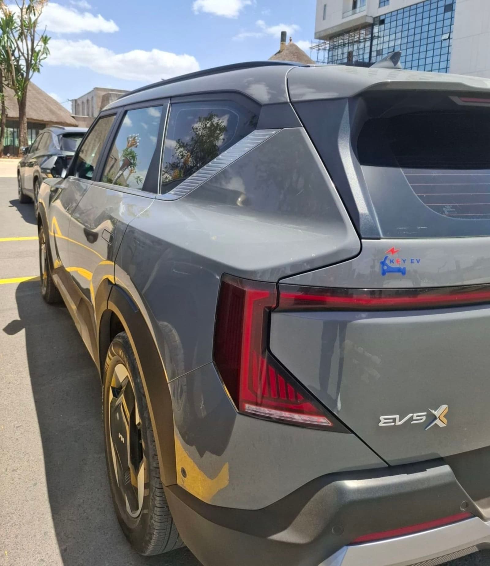 2023 KIA EV5 — photo 4