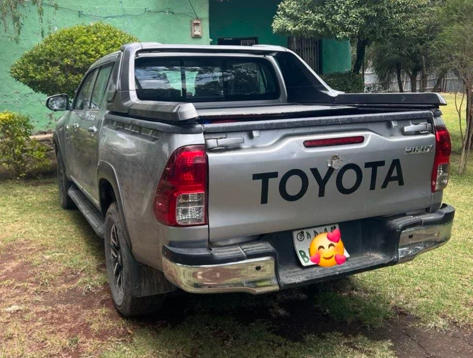 2021 Toyota Hilux Invincible — photo 3