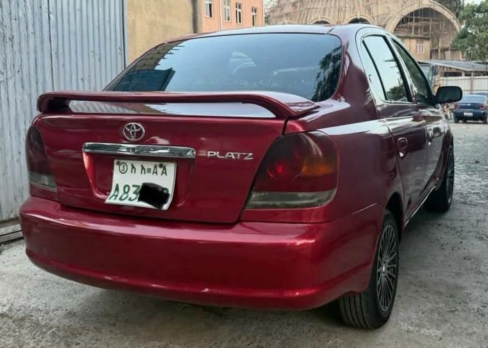 2005 Toyota Platz — photo 2