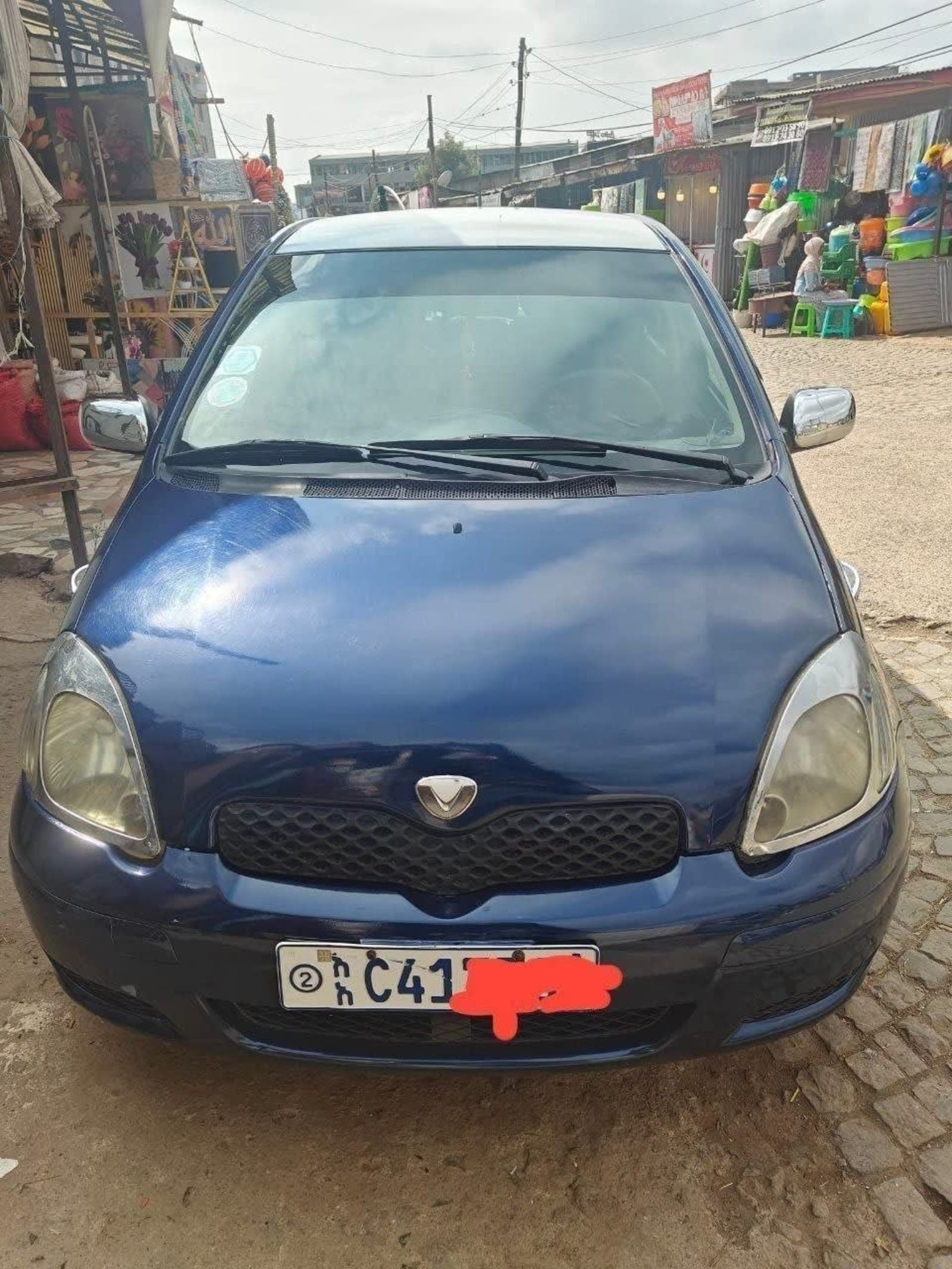 2004 Toyota Vitz — photo 2