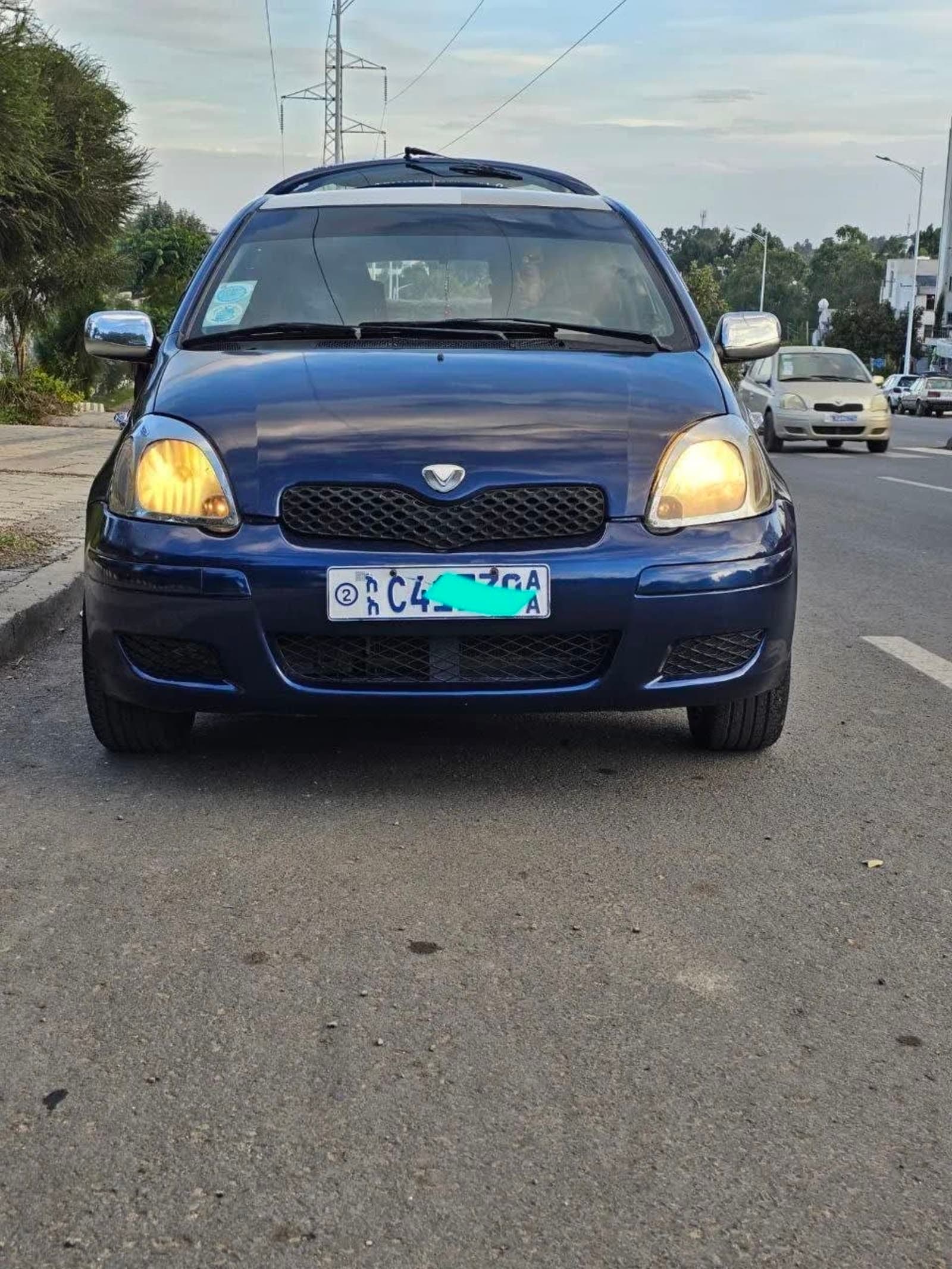 2004 Toyota Vitz — photo 5