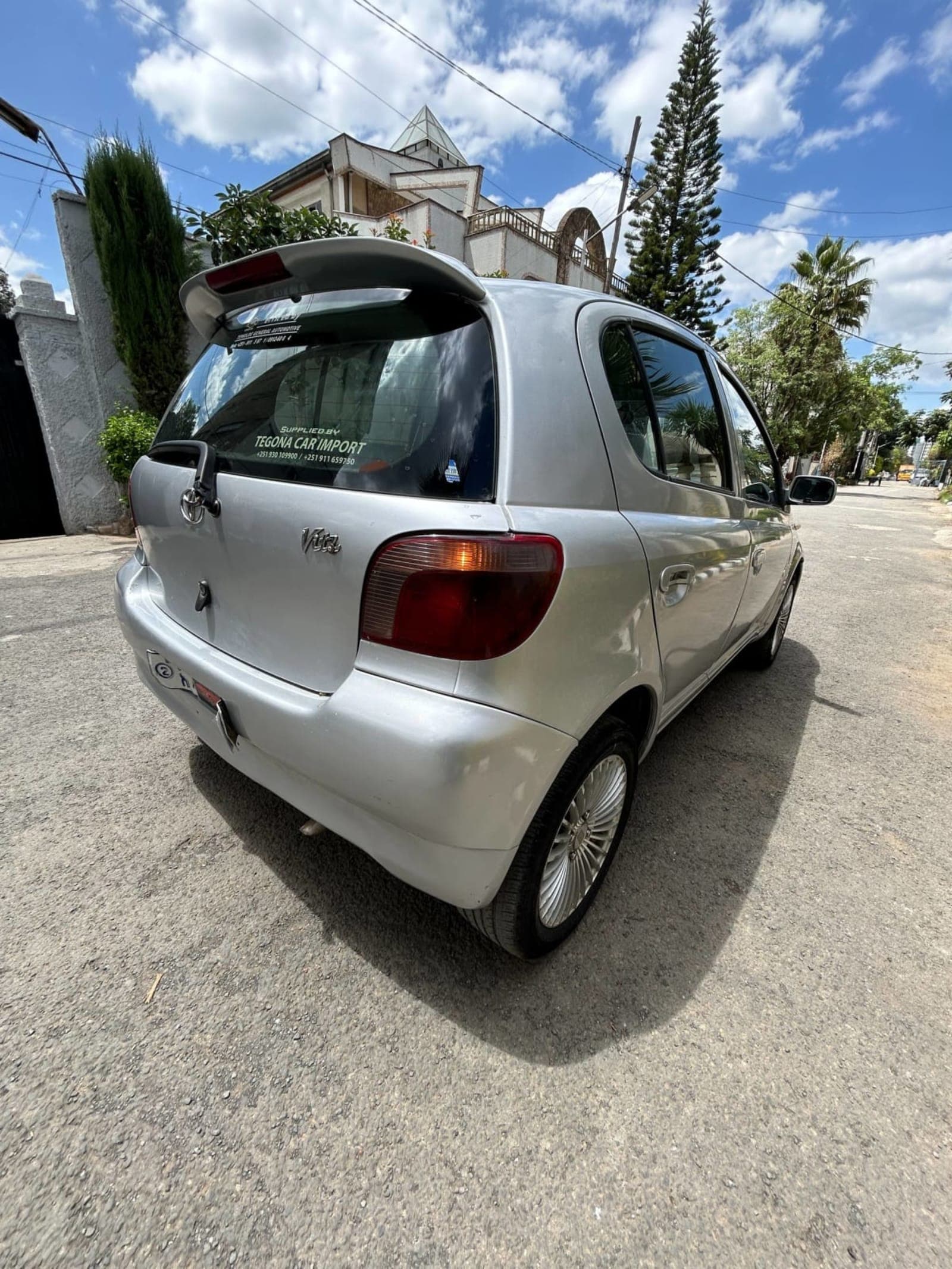 2001 Toyota Vitz — photo 3