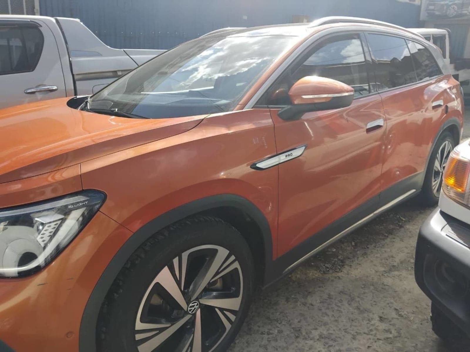 2022 Volkswagen ID.6 Crozz Pro — photo 2