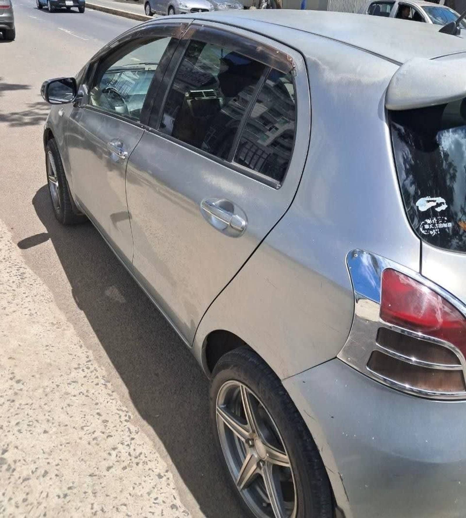 2007 Toyota Yaris Compact — photo 2
