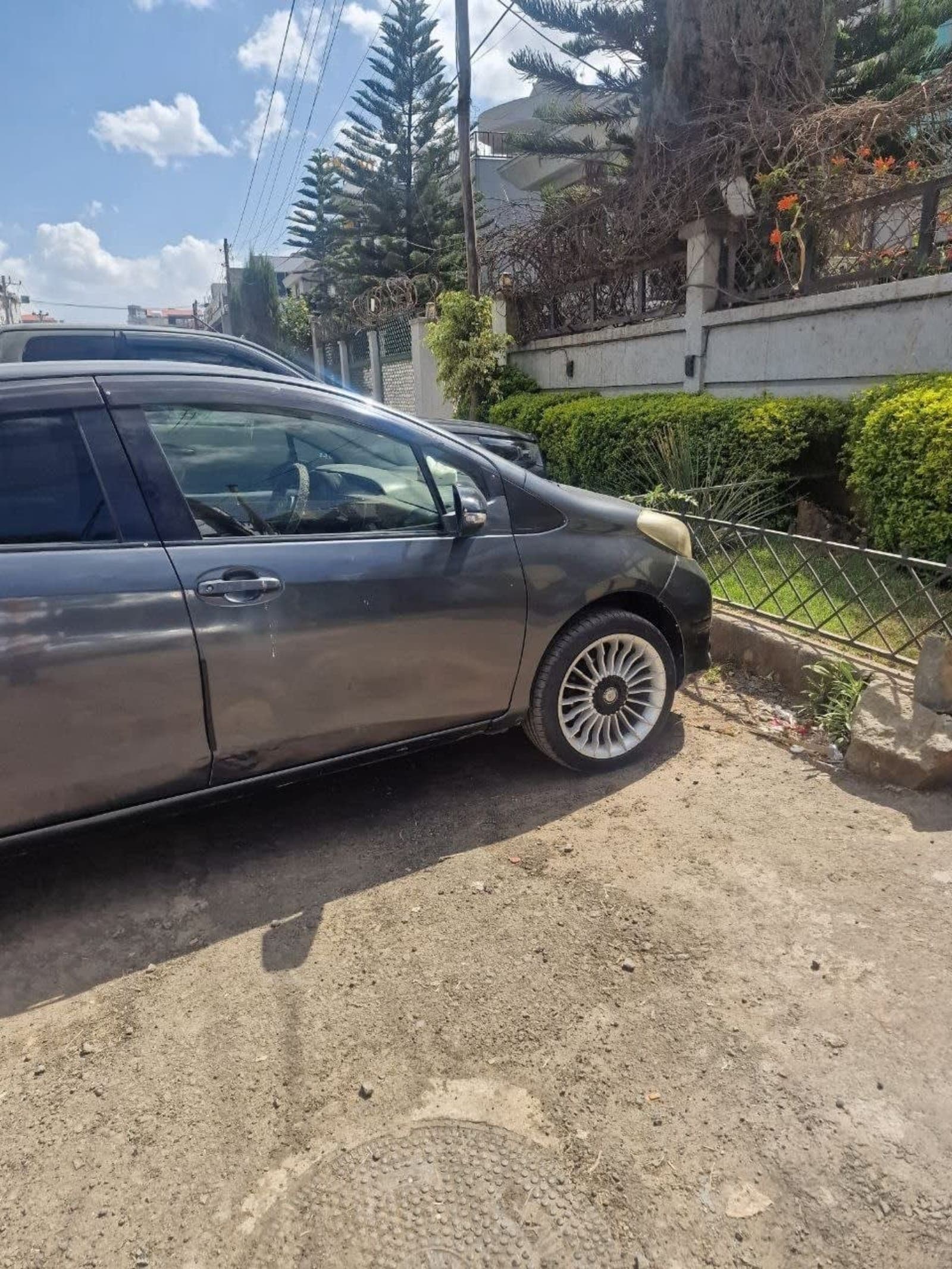 2012 Toyota Yaris — photo 5