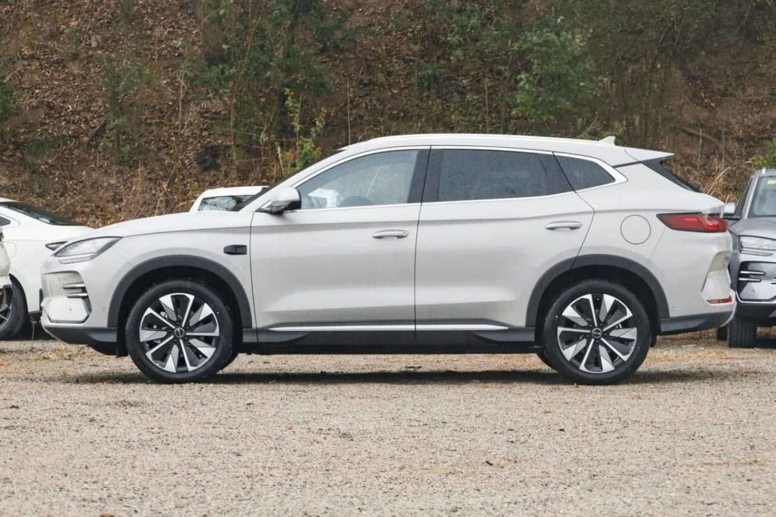 2025 BYD Song Plus Smart — photo 2
