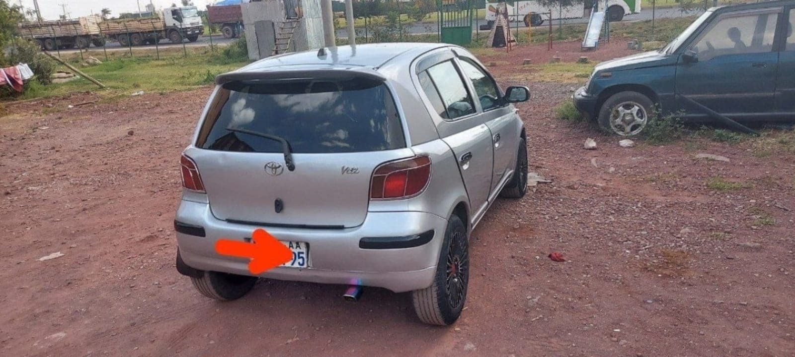 2004 Toyota Vitz — photo 4
