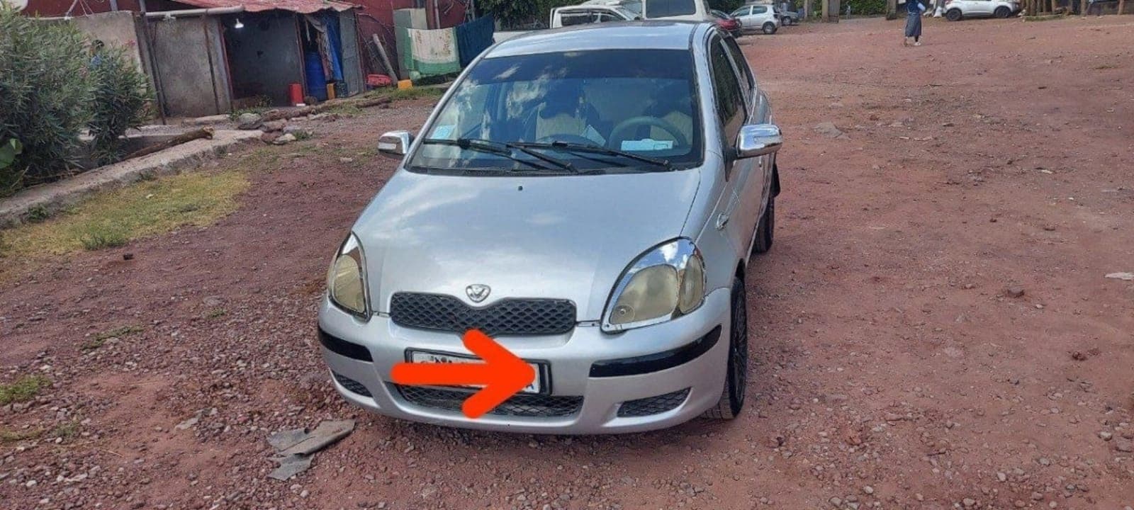 2004 Toyota Vitz — photo 6