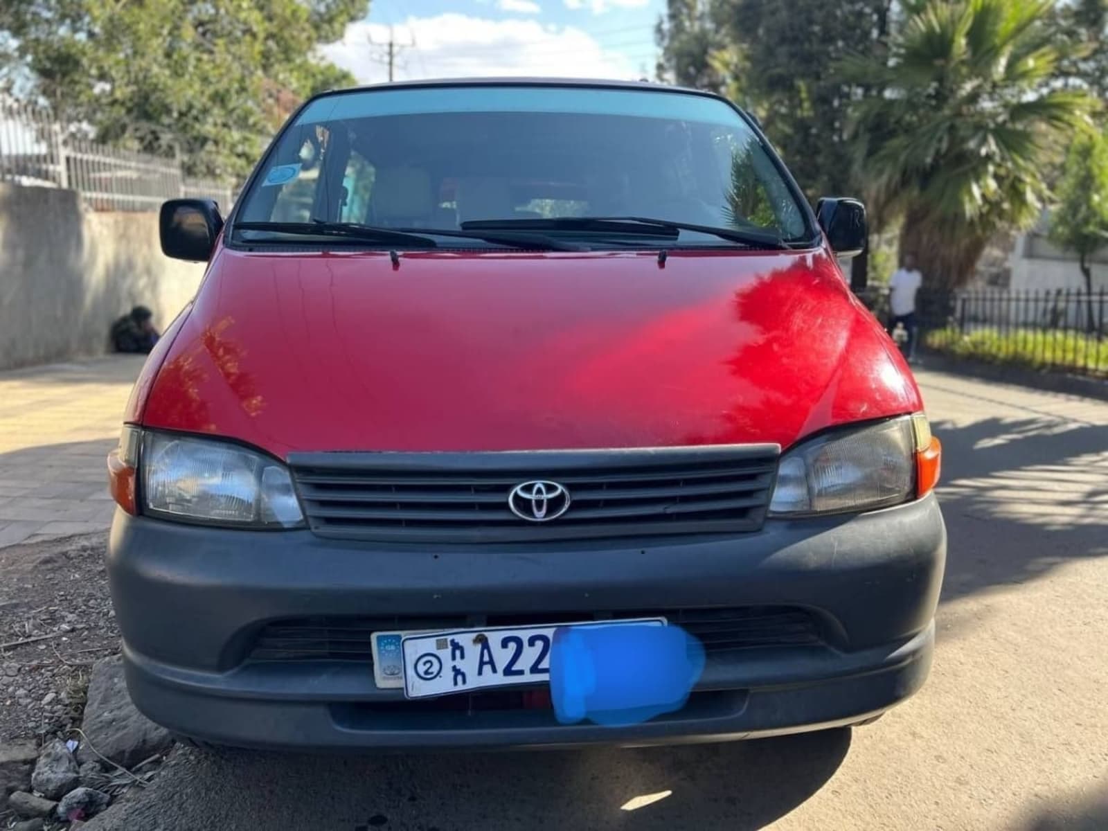 Toyota Hiace half van — photo 6