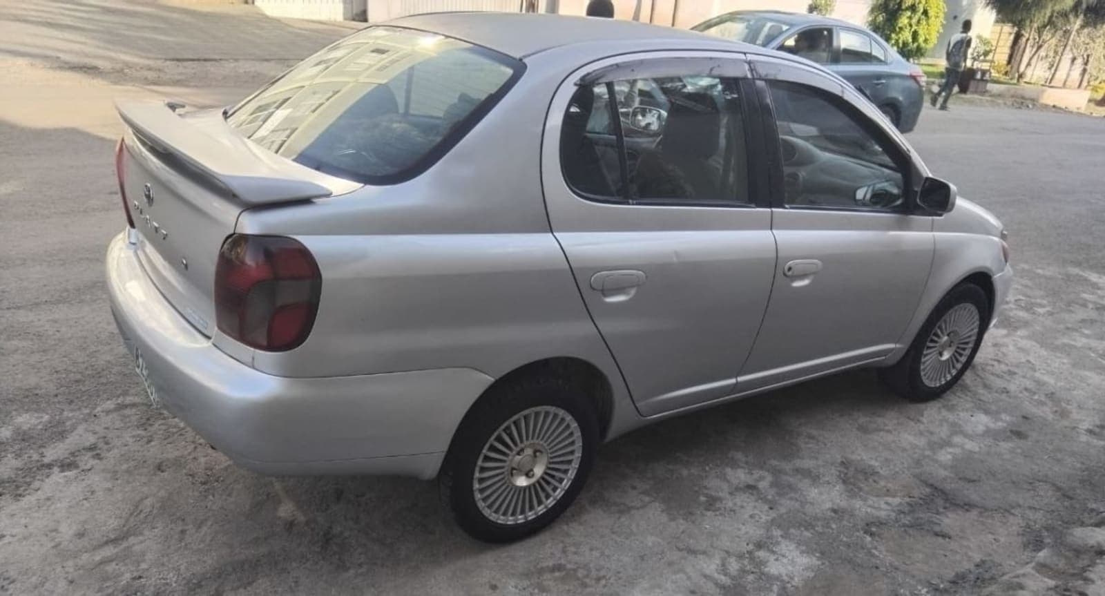 2001 Toyota Platz — photo 5
