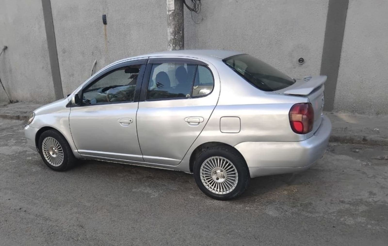 2001 Toyota Platz — photo 7
