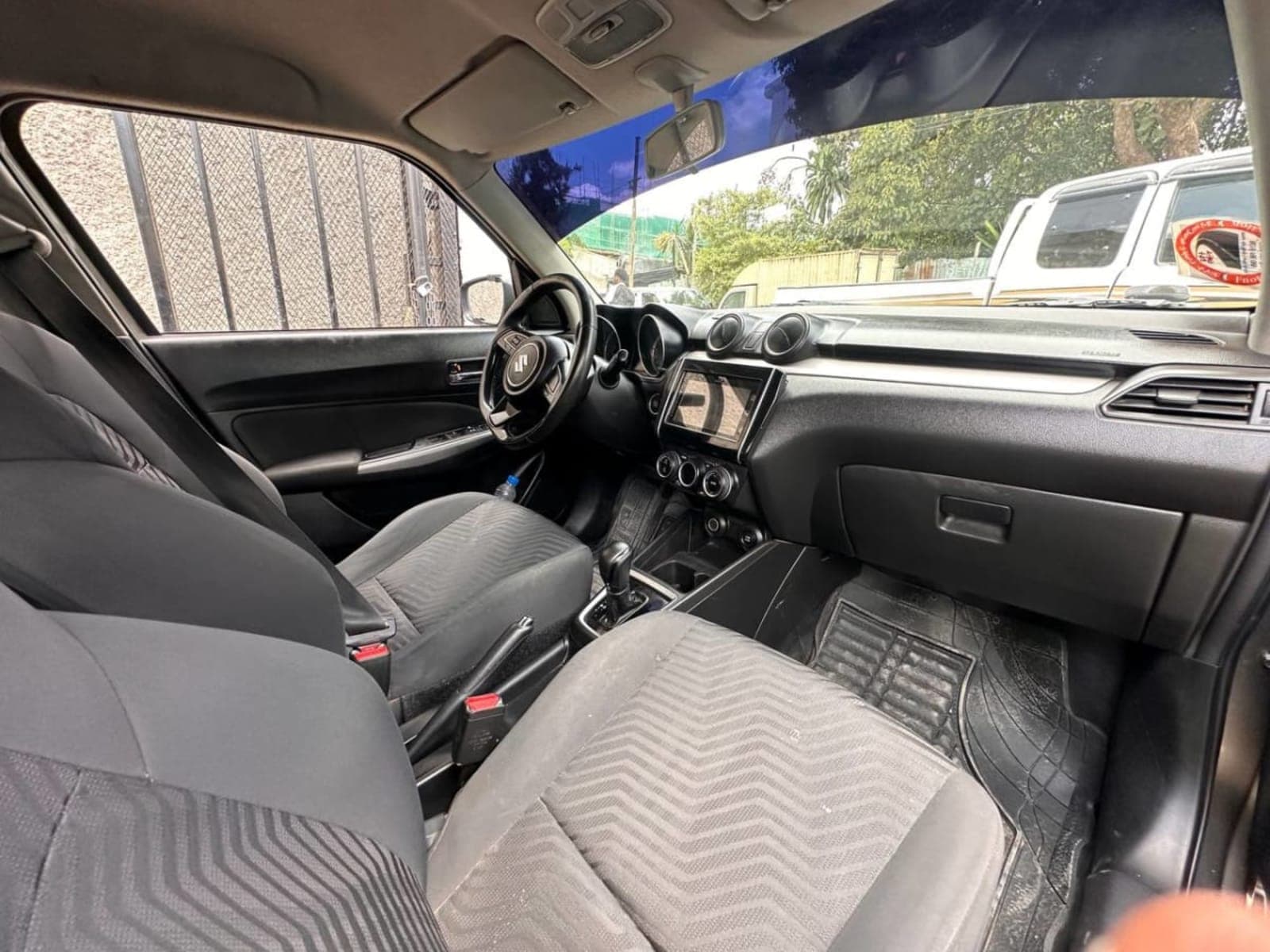 2022 Suzuki Swift — photo 3