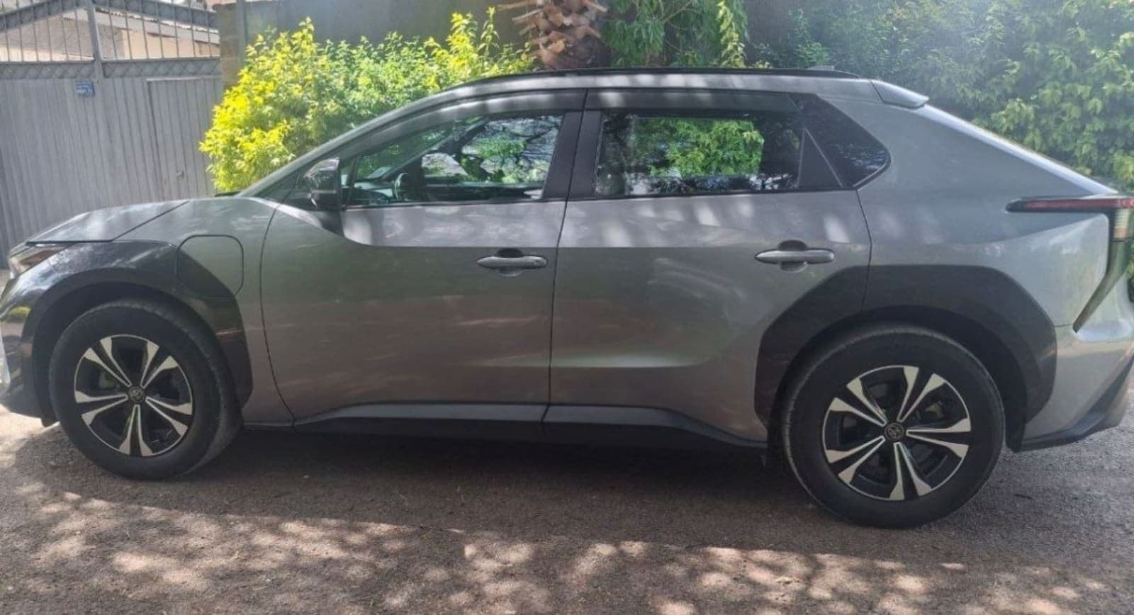 2022 Toyota BZ4X EV — photo 2