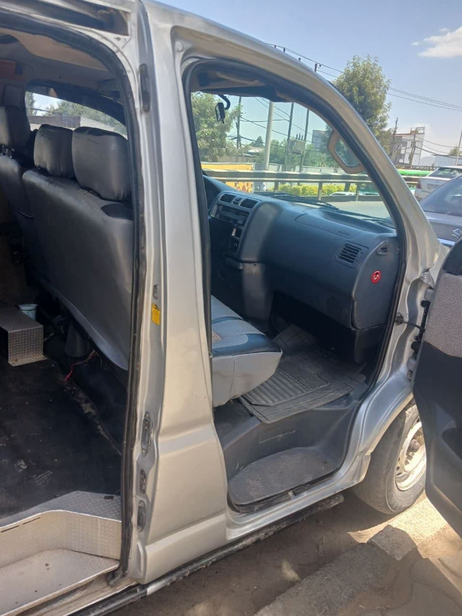 2009 Toyota Hiace Dolphin — photo 5