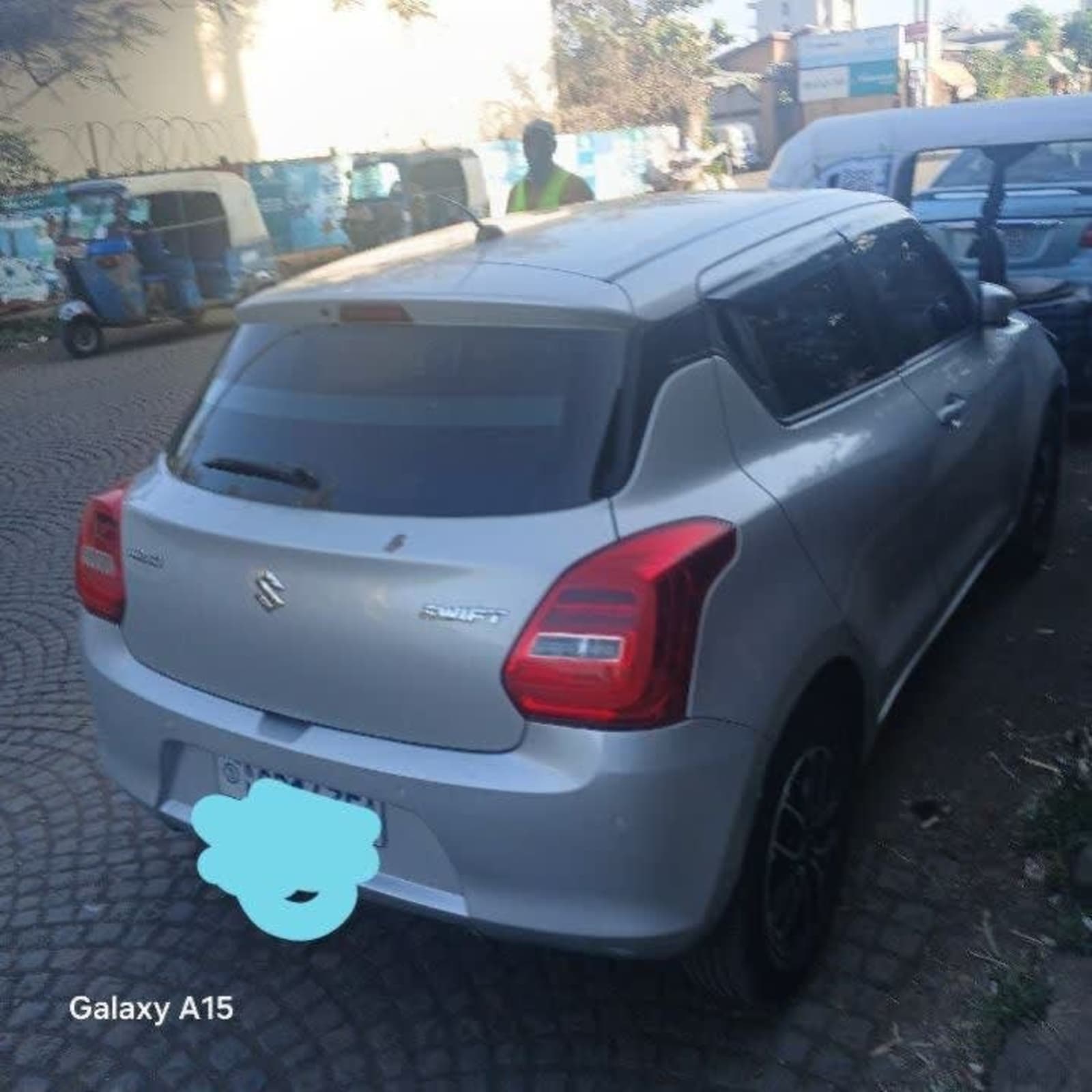 2022 Suzuki Swift — photo 2