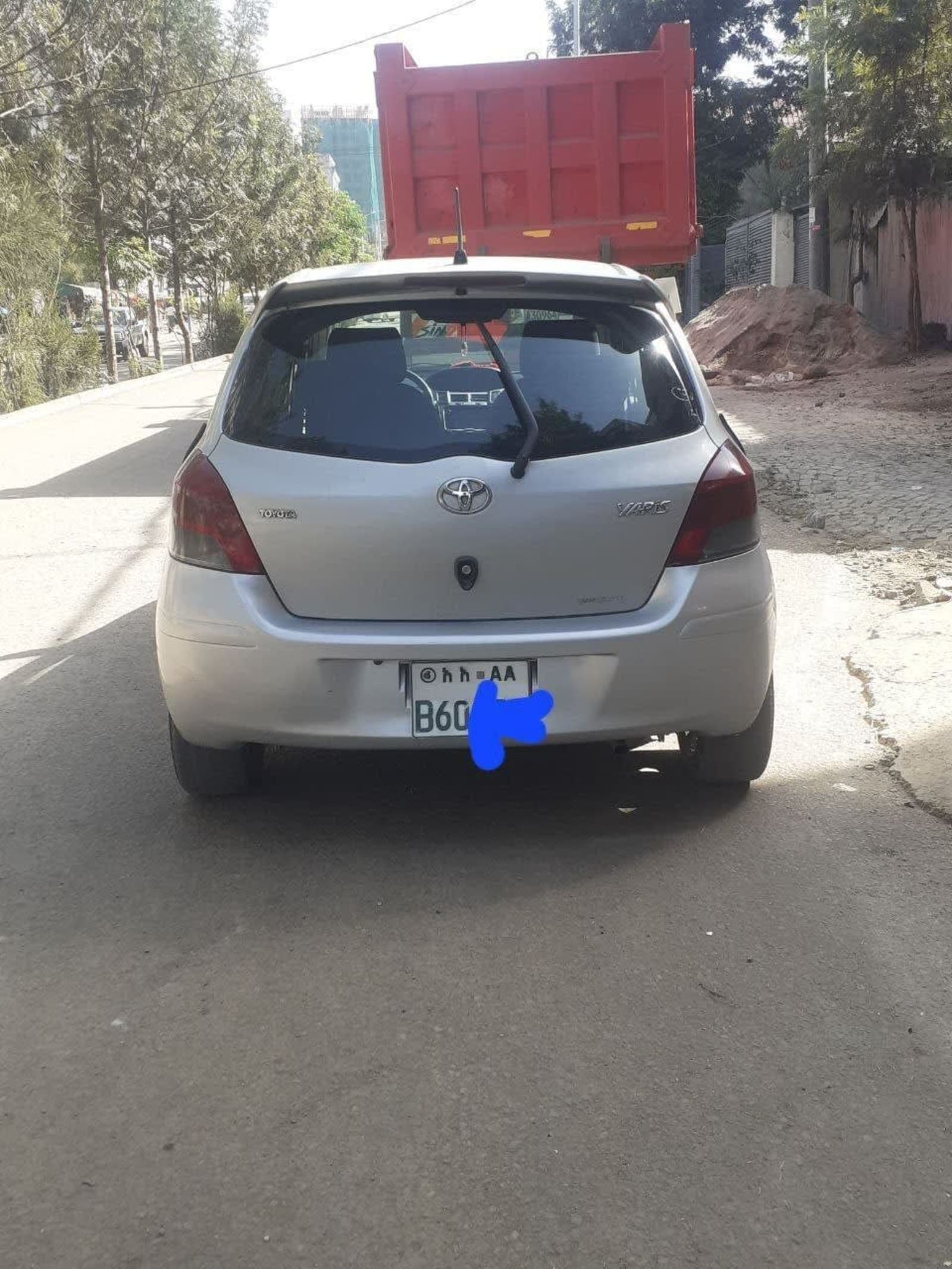 2010 Toyota Yaris Compact — photo 3