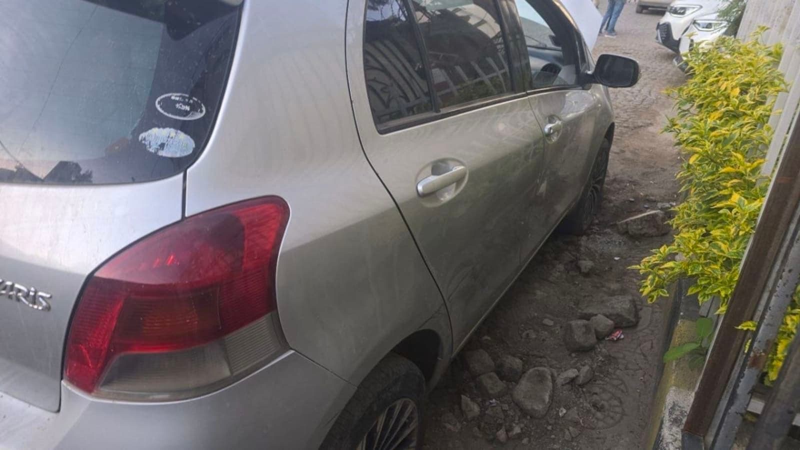 2010 Toyota Yaris Compact — photo 3