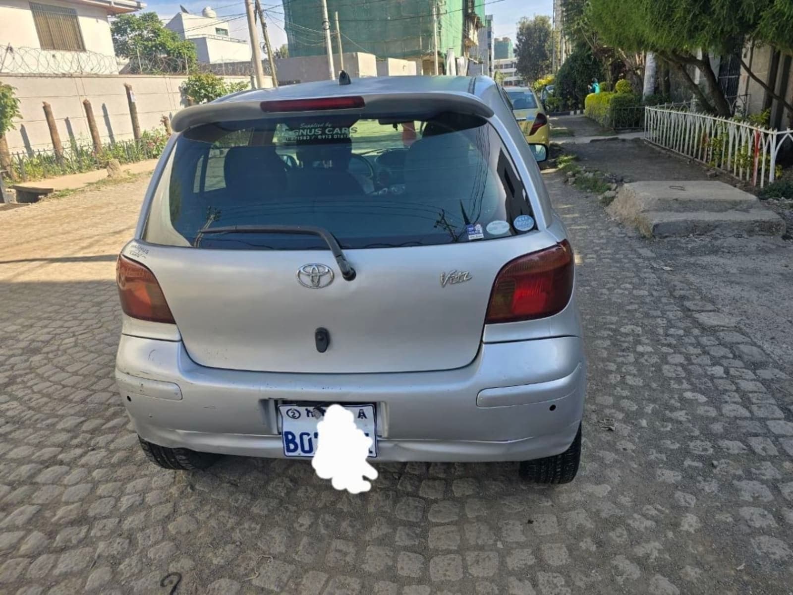 2004 Toyota Vitz — photo 2