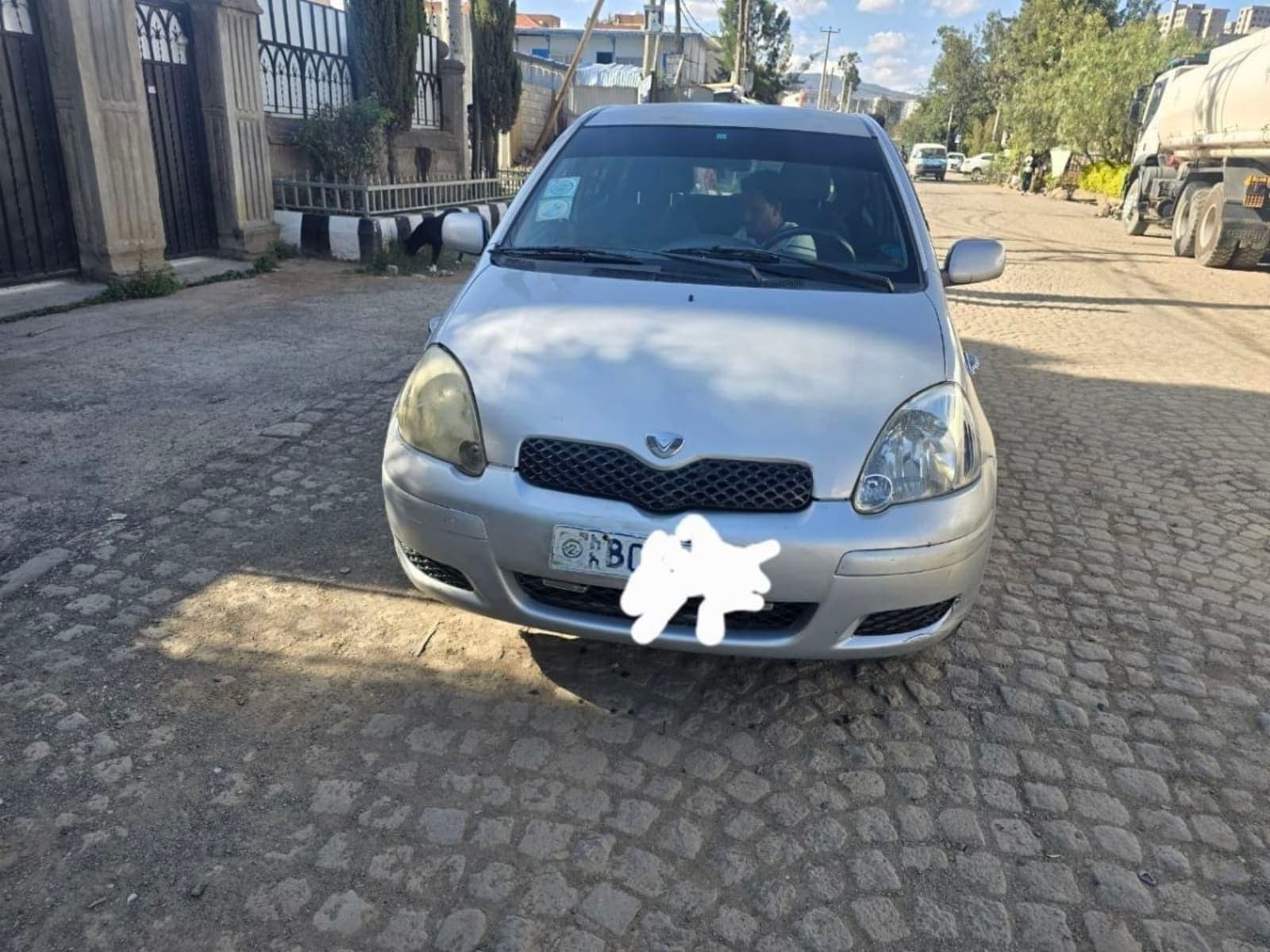 2004 Toyota Vitz — photo 5