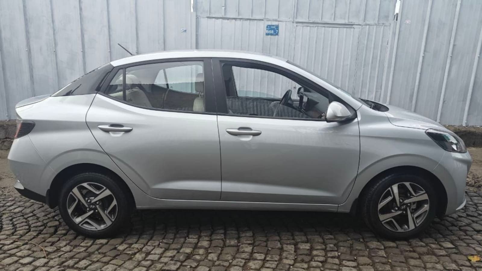 2022 Hyundai Grand i10 — photo 1