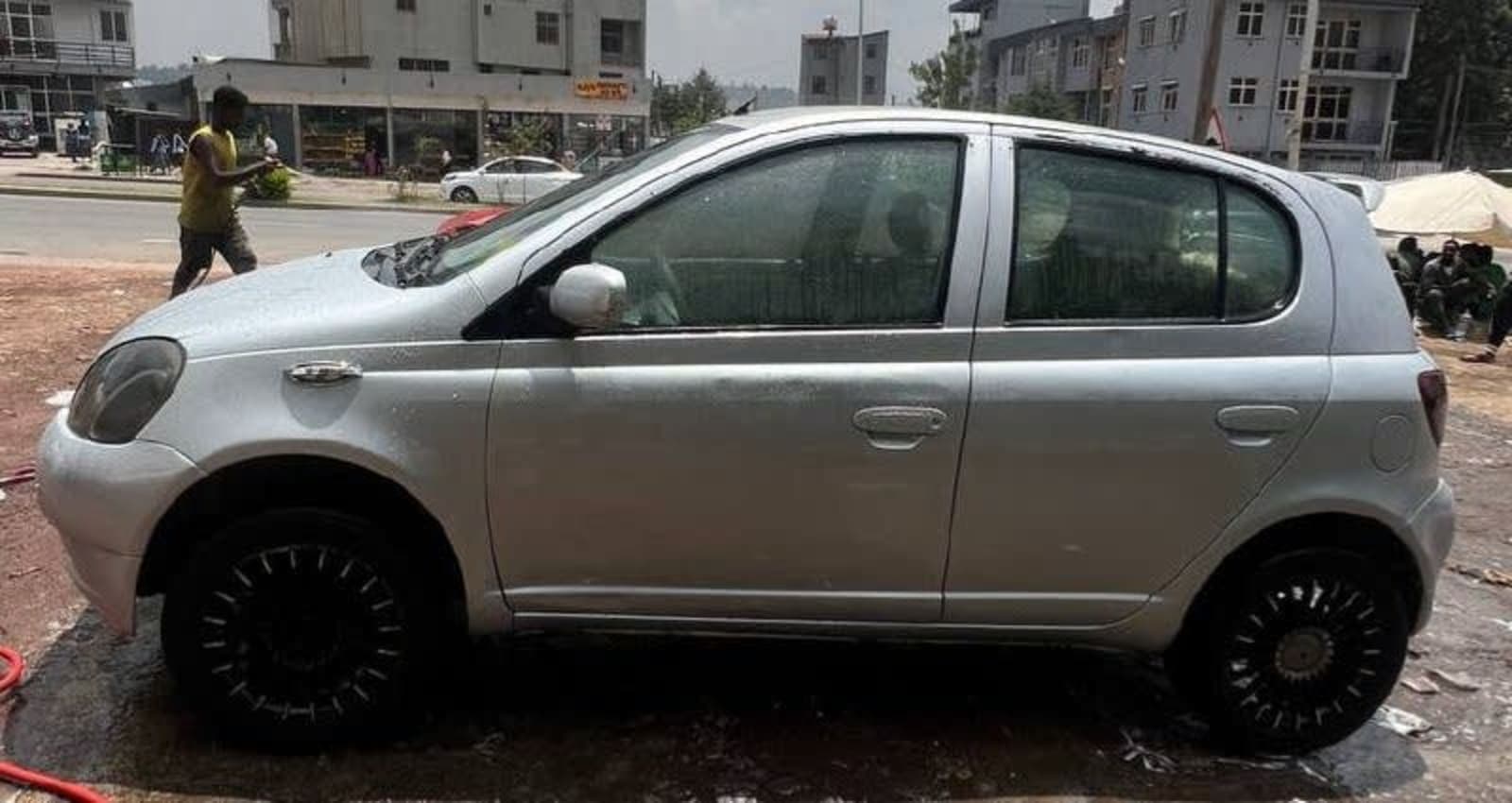 2001 Toyota Vitz