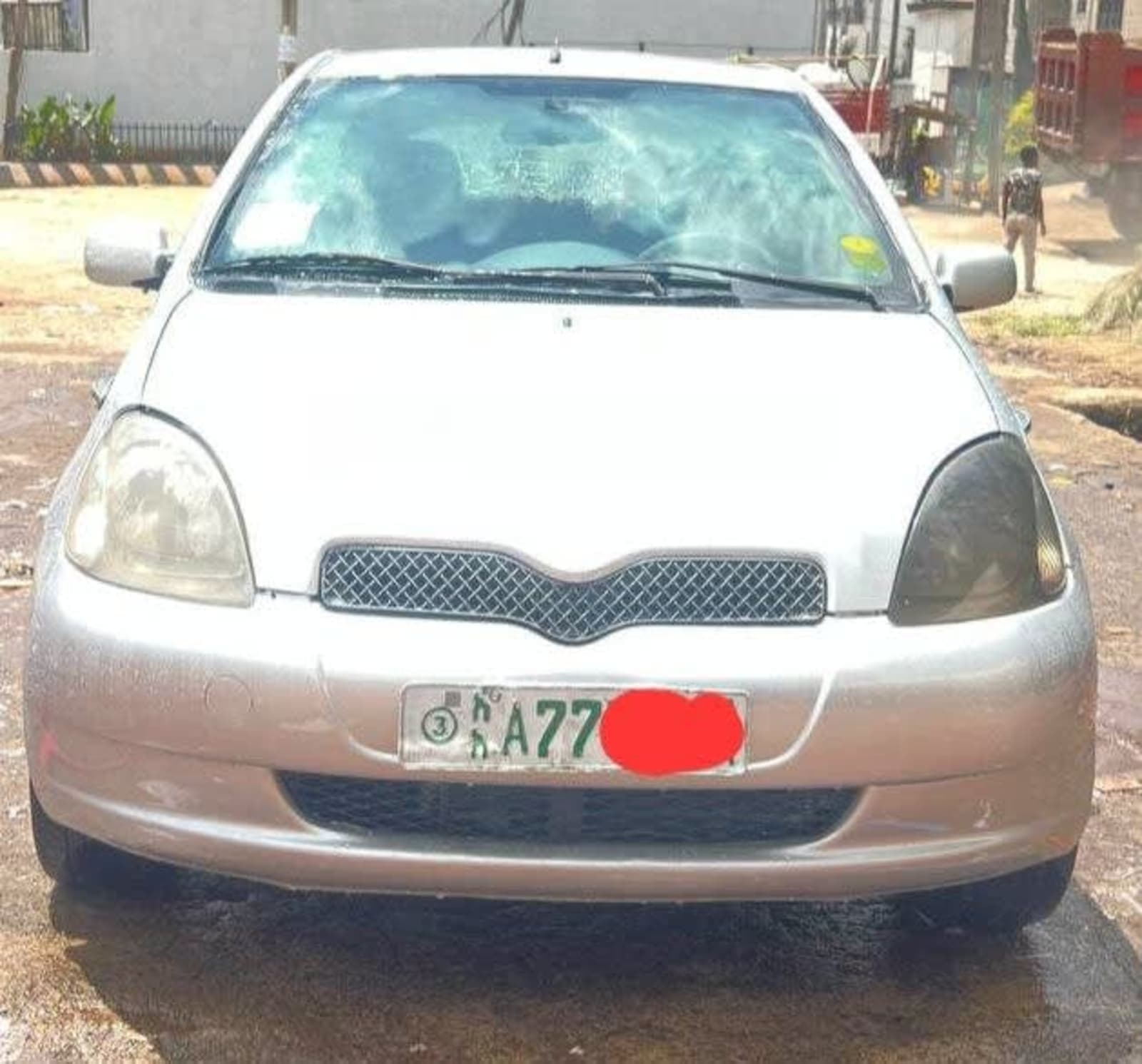 2001 Toyota Vitz — photo 6
