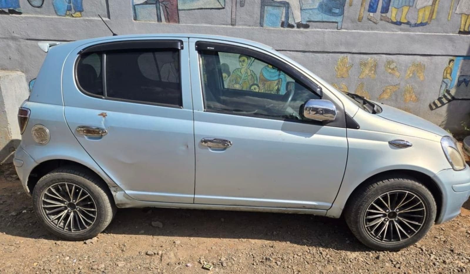 2004 Toyota Vitz — photo 6