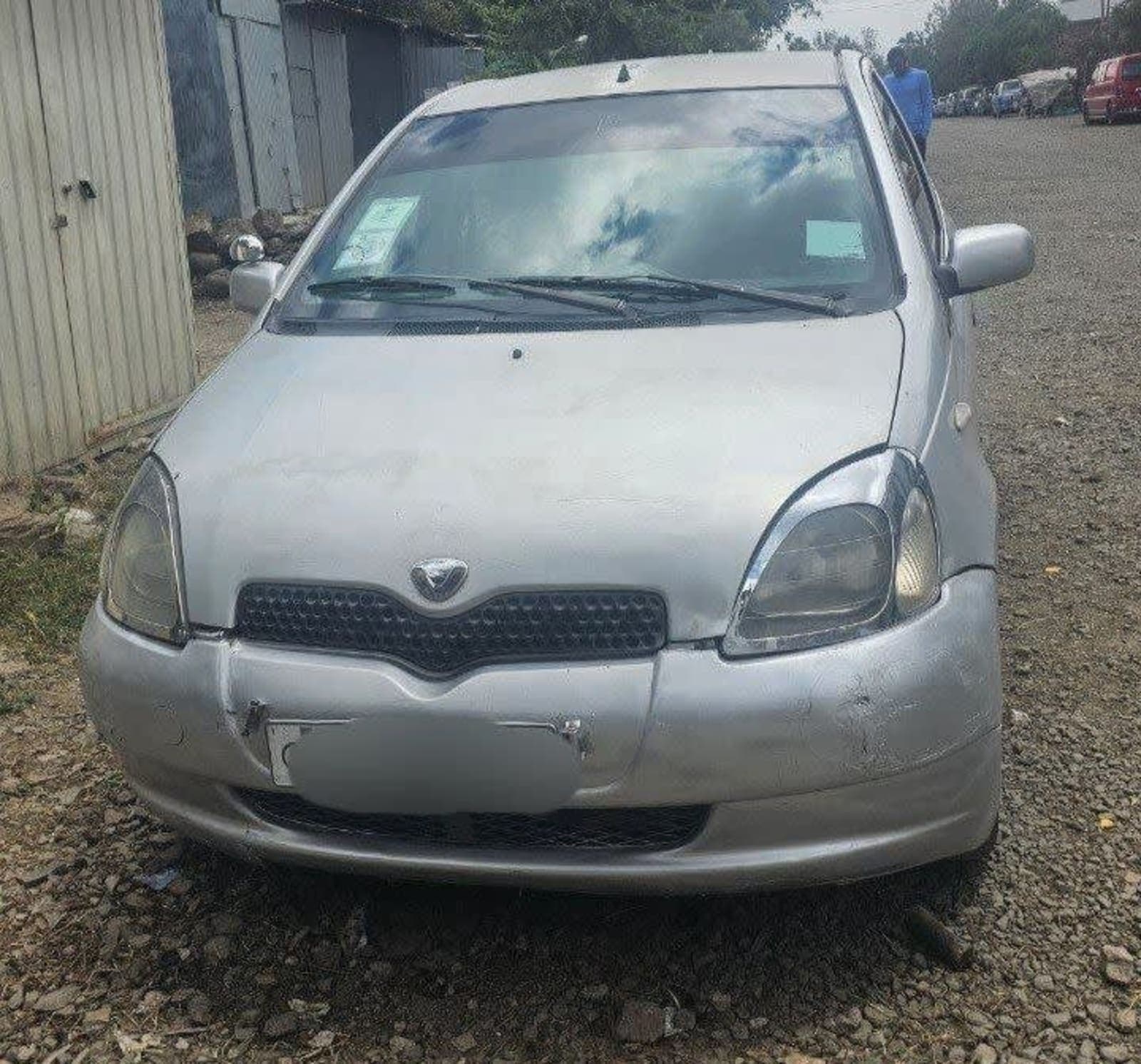 2001 Toyota Vitz — photo 4