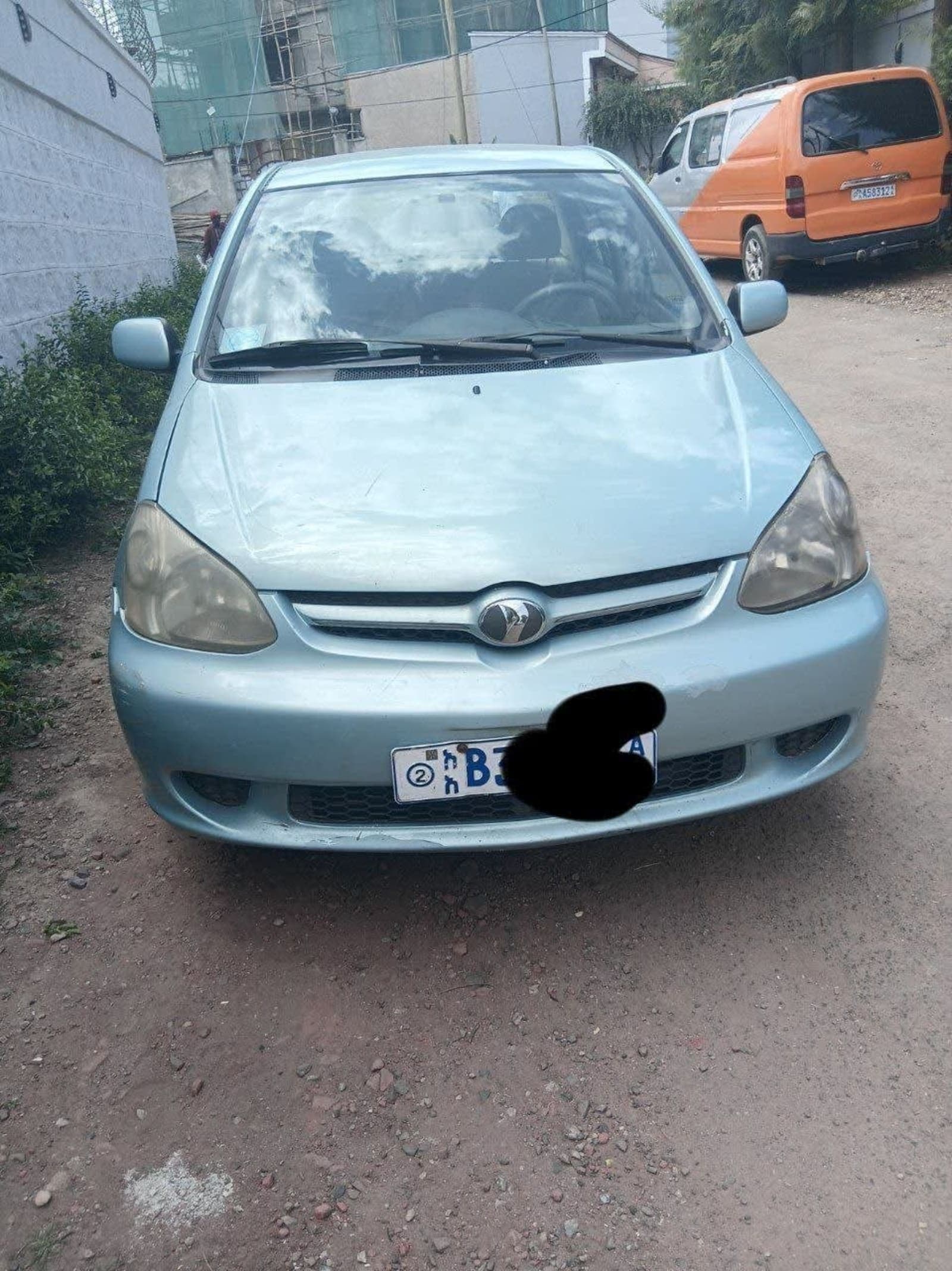 2005 Toyota Platz — photo 2
