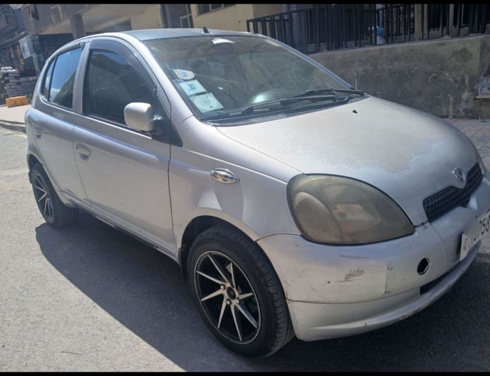 2001 Toyota Vitz — photo 6