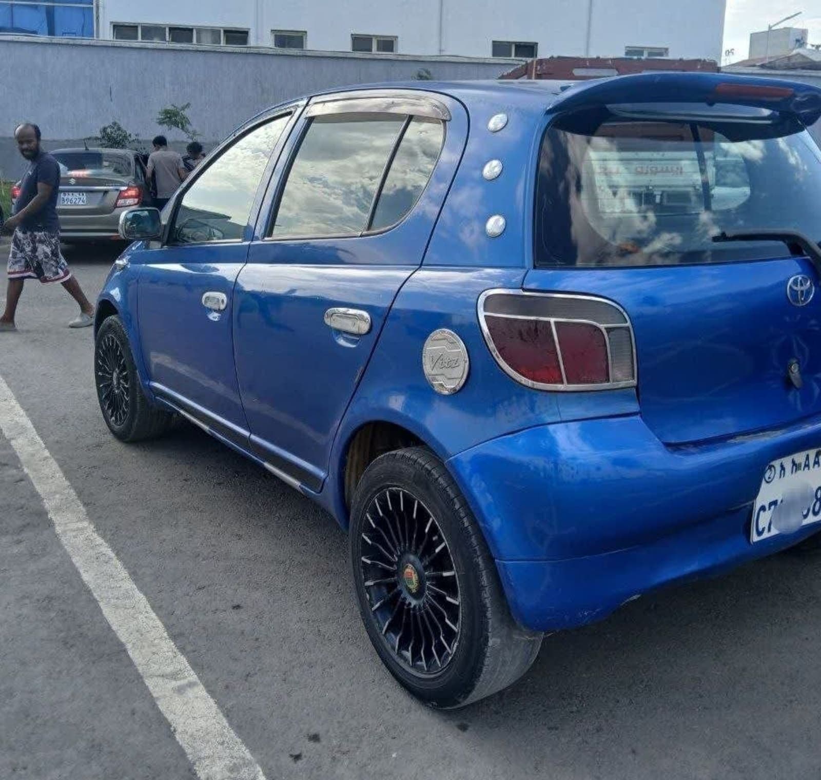 2001 Toyota Vitz — photo 4
