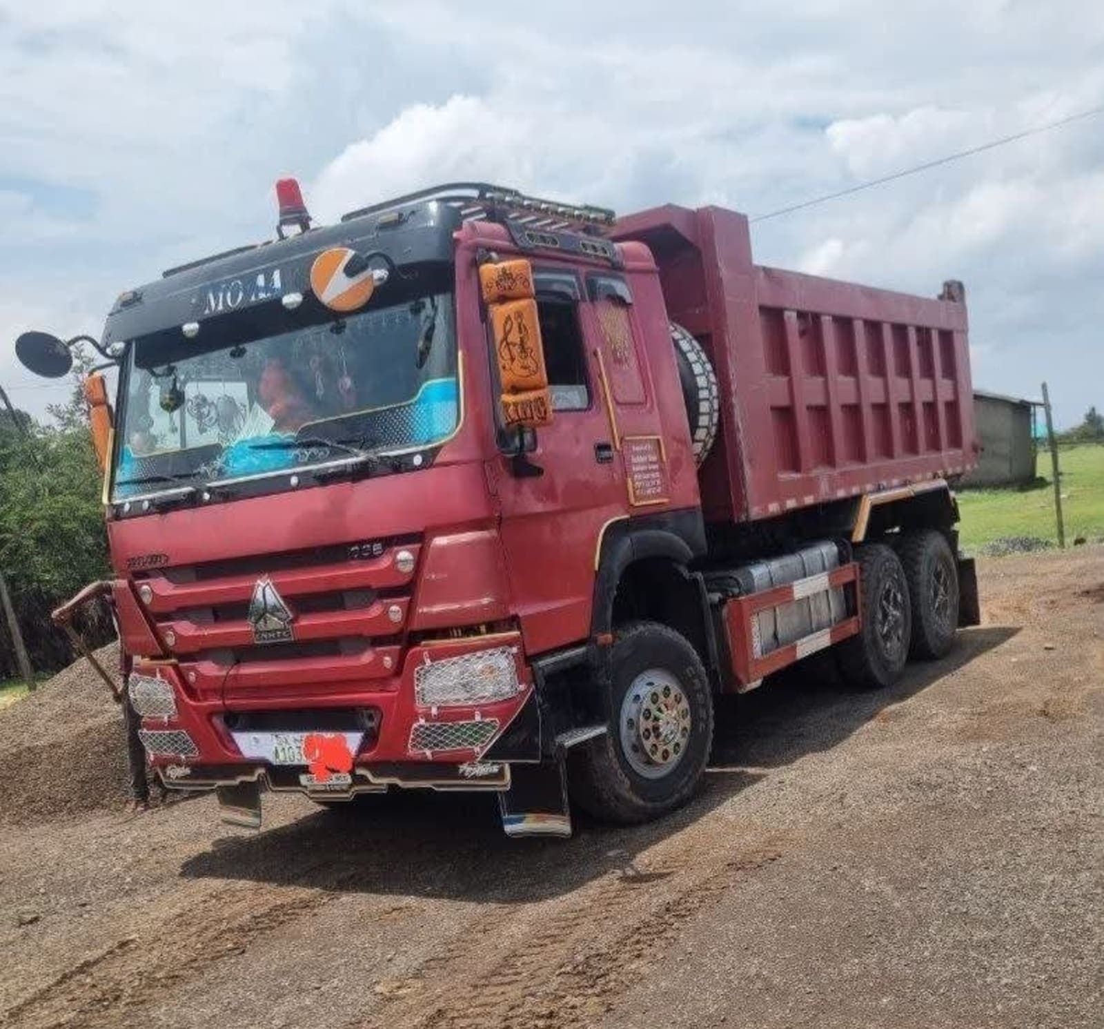 2021 Sino Truck — photo 2