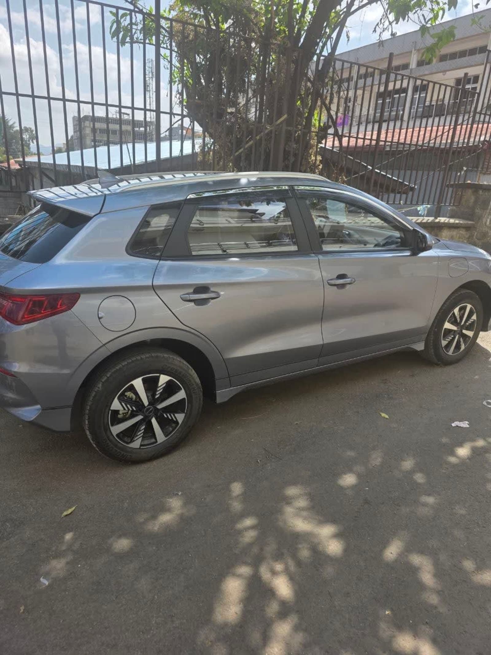 2024 BYD e2 โ photo 2