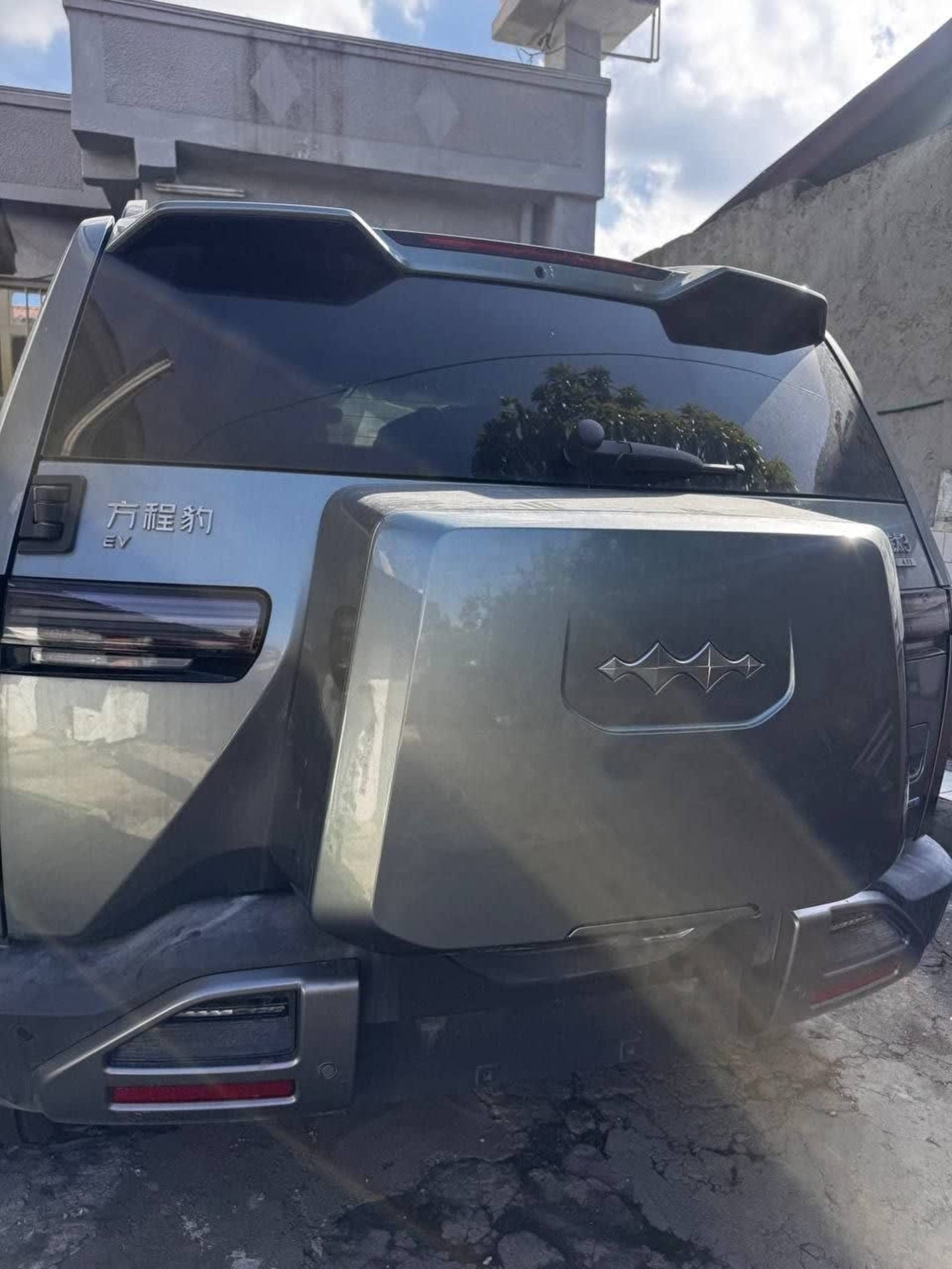 2025 BYD Leopard 3 — photo 2