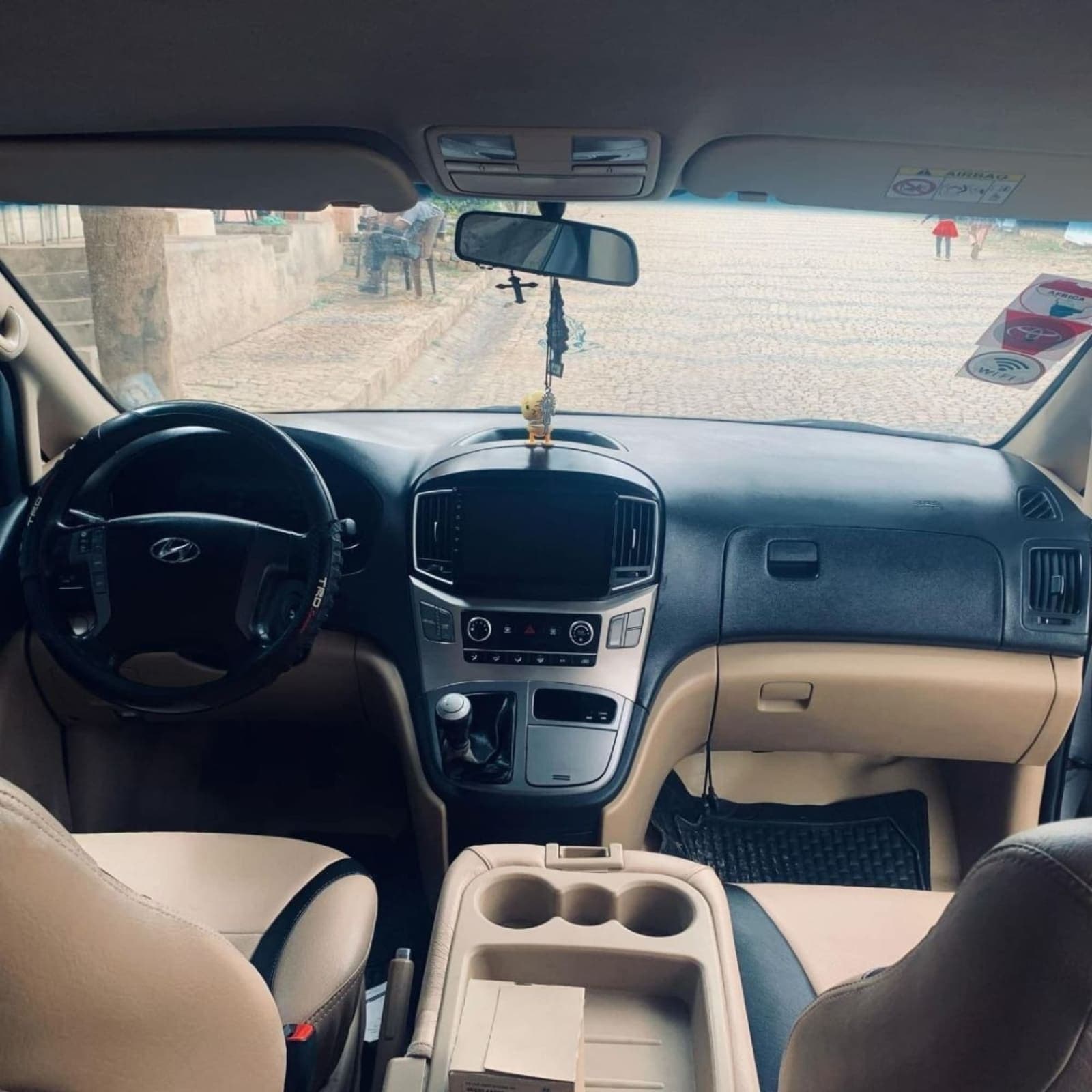 2017 Hyundai H1 starex — photo 2
