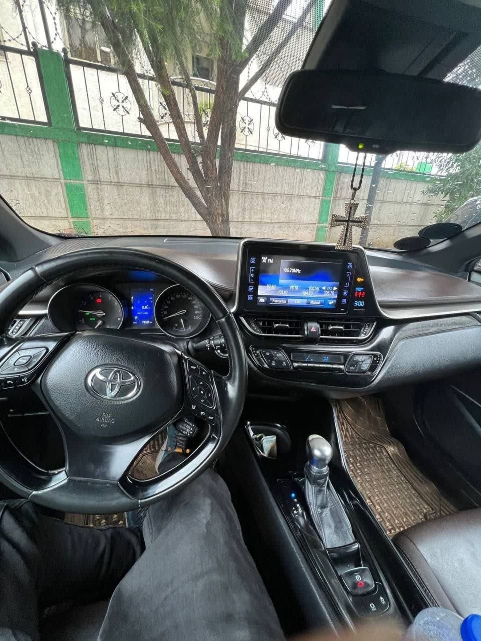 2017 Toyota CHR — photo 2