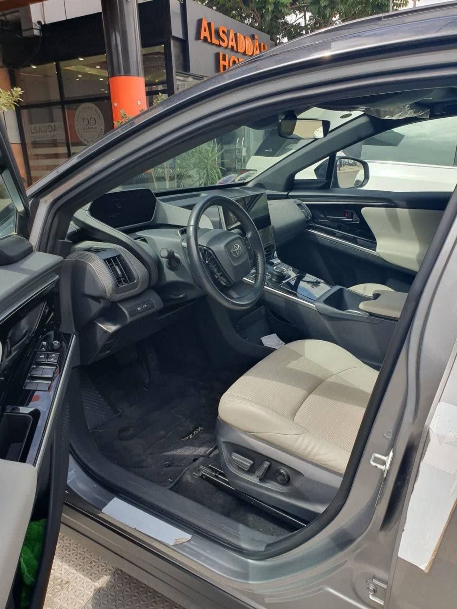 2023 Toyota BZ4X EV — photo 2