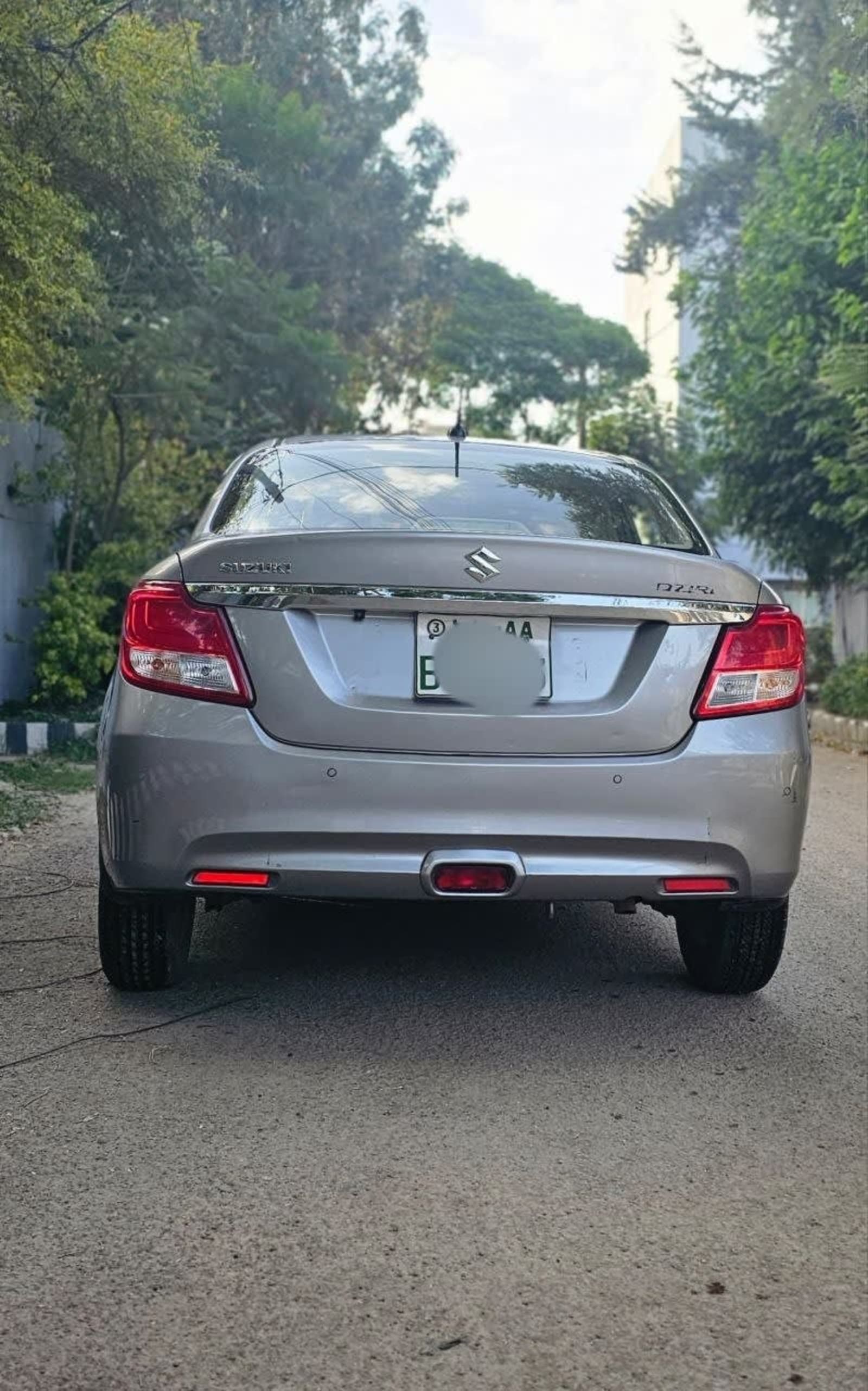 2022 Suzuki dzire — photo 2
