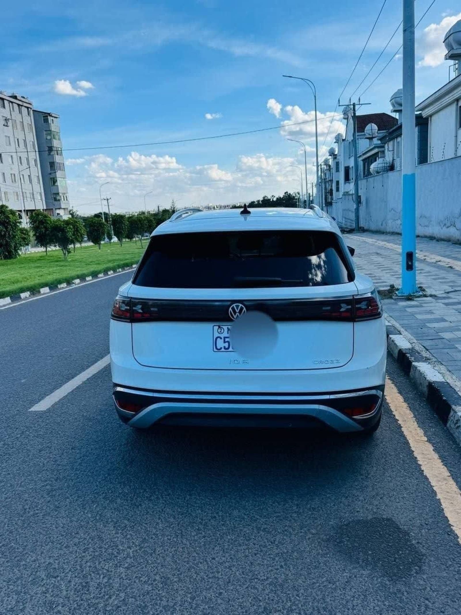 2023 Volkswagen ID.6 Crozz Pro — photo 6